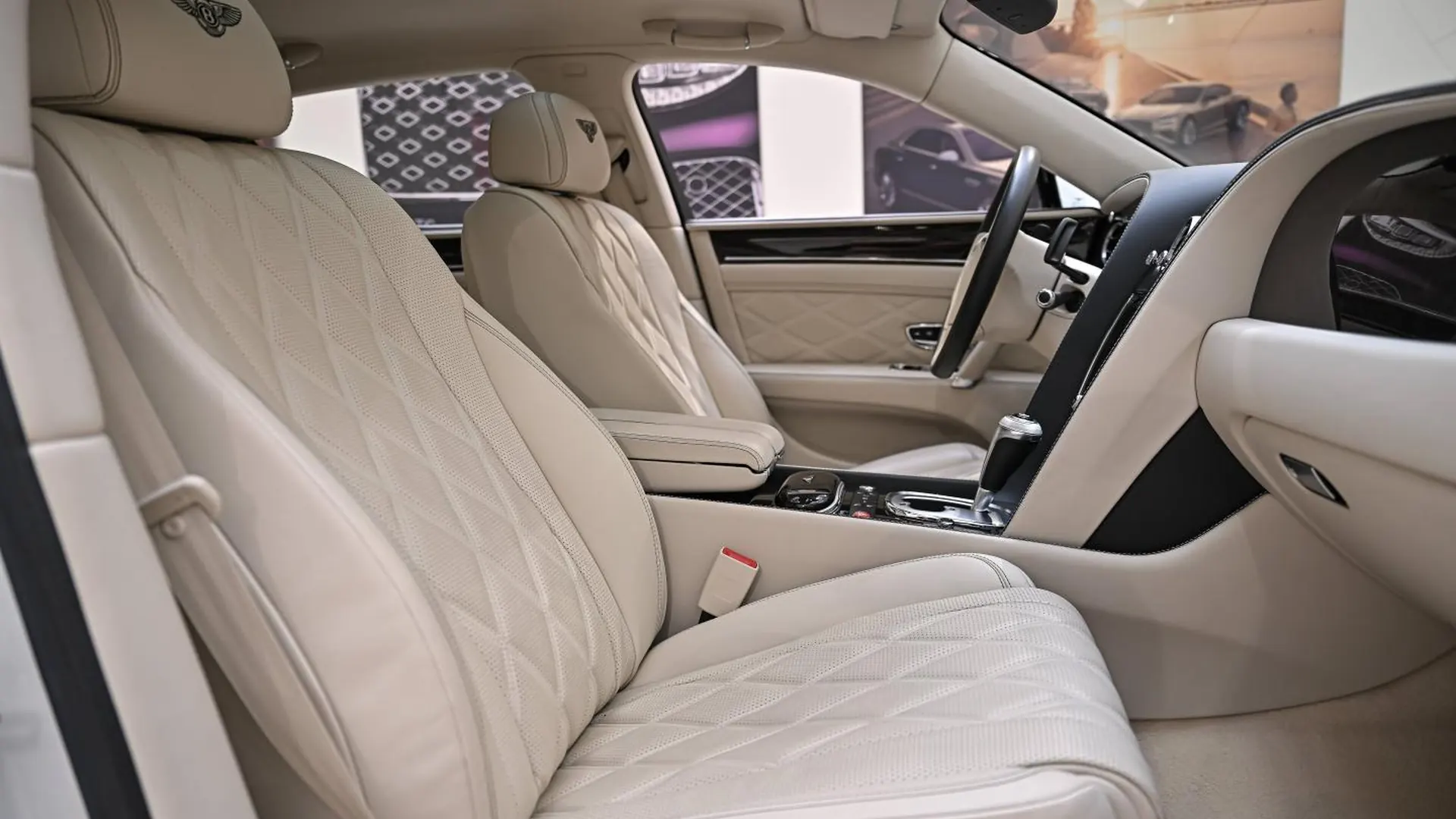 Bentley Flying Spur — photo 17