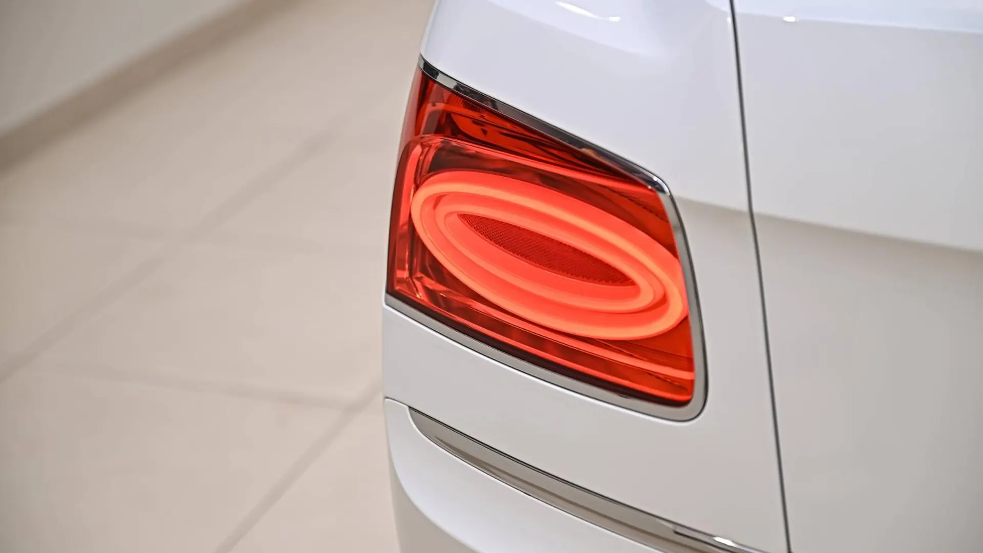Bentley Flying Spur — photo 6