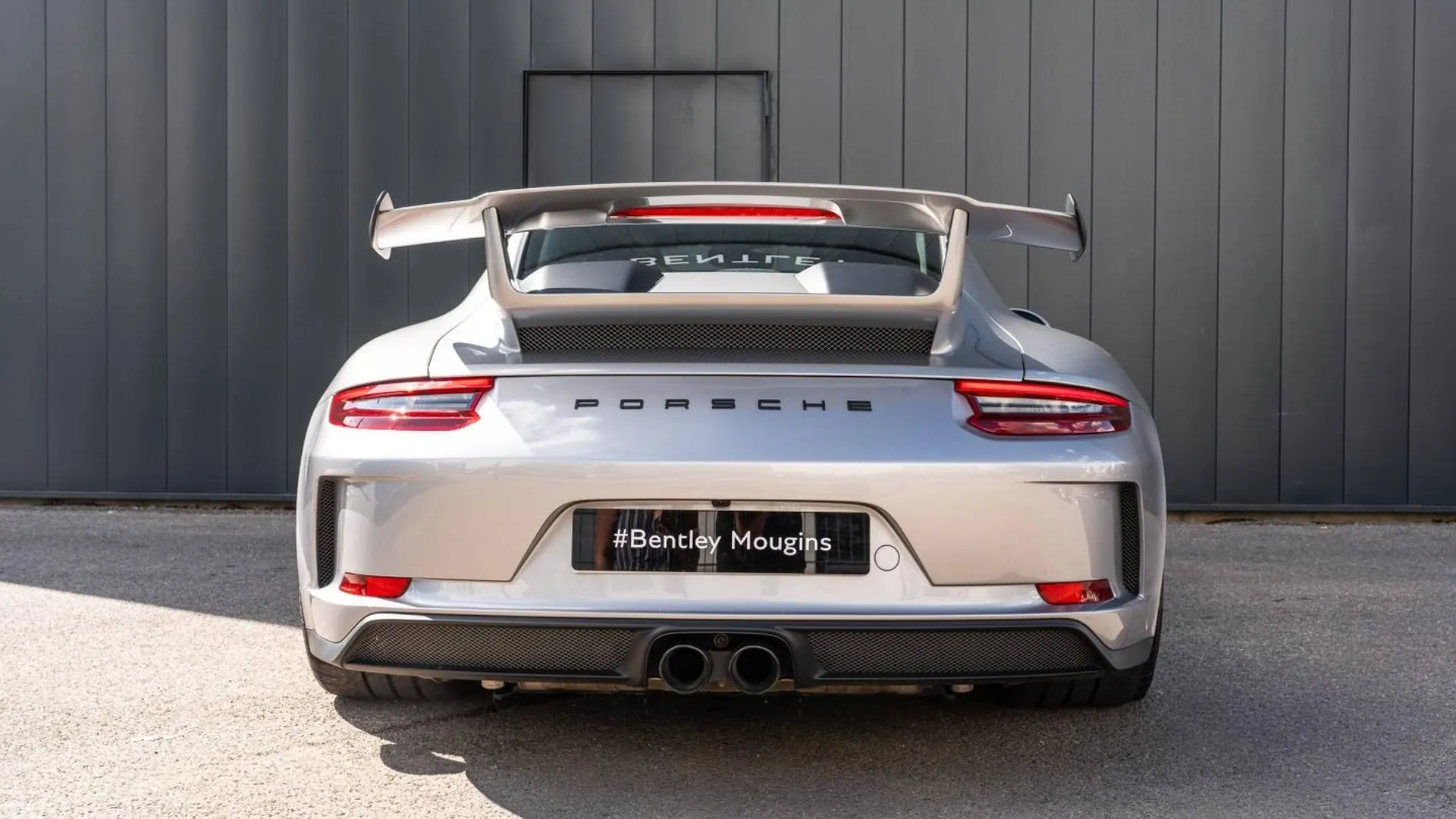 Porsche 911 Coupe — photo 4
