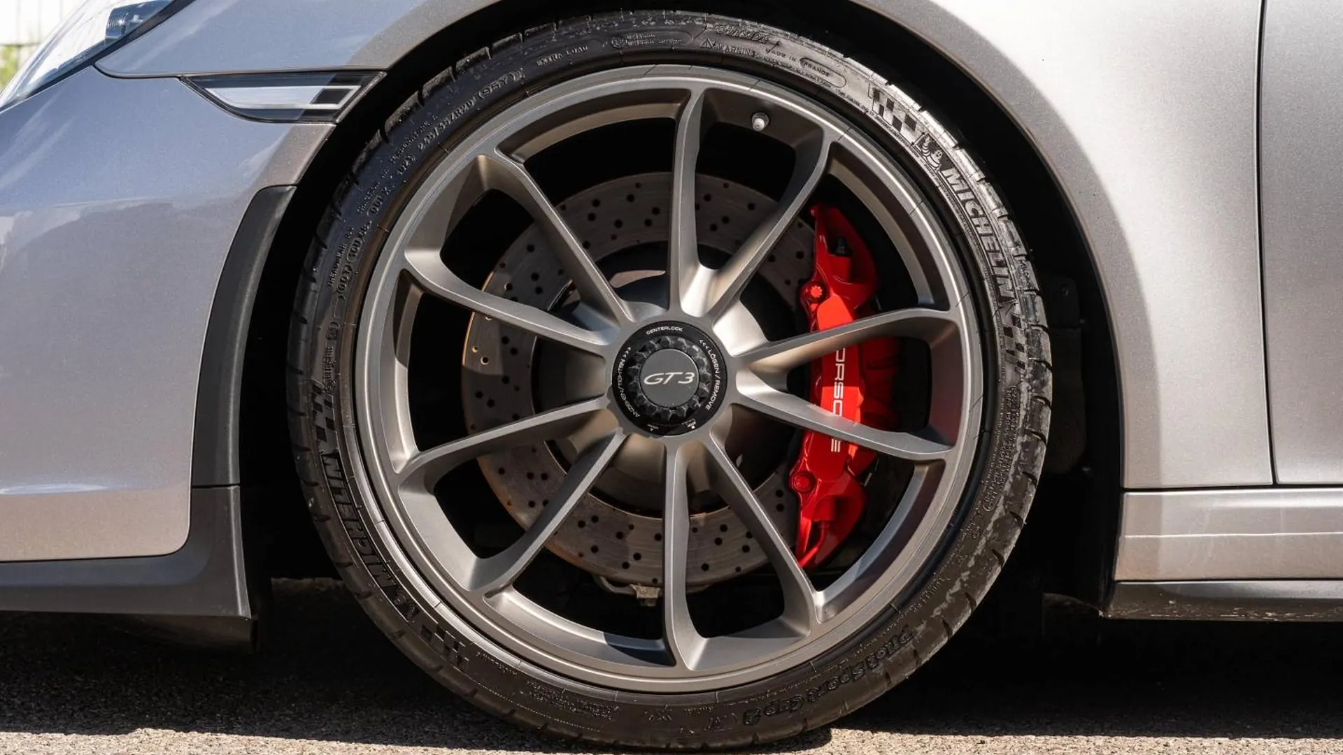 Porsche 911 Coupe — photo 23