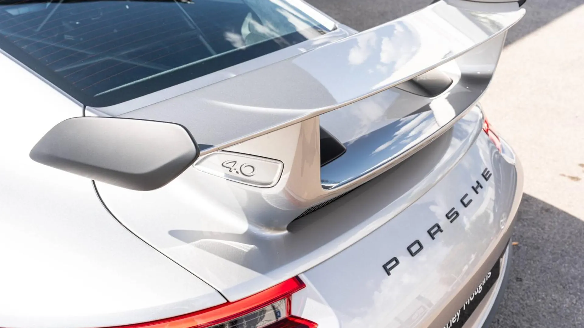 Porsche 911 Coupe — photo 30