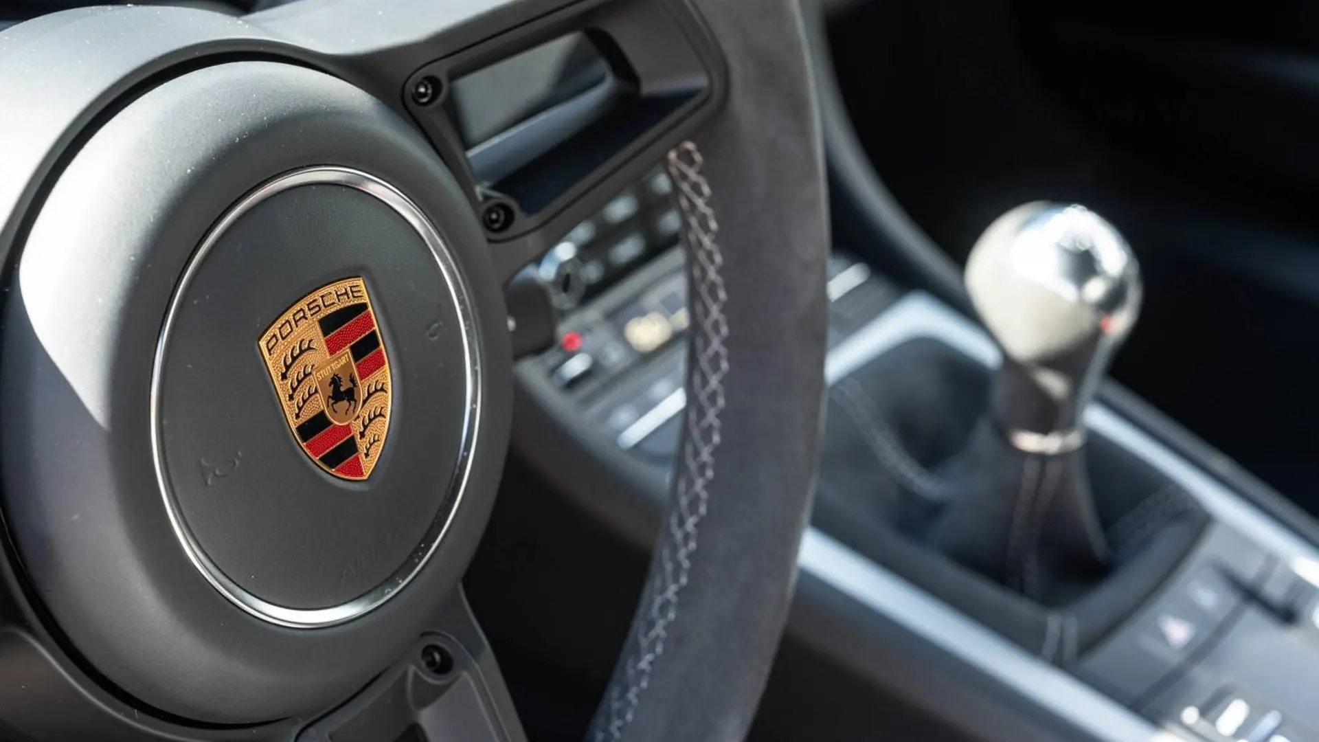 Porsche 911 Coupe — photo 18