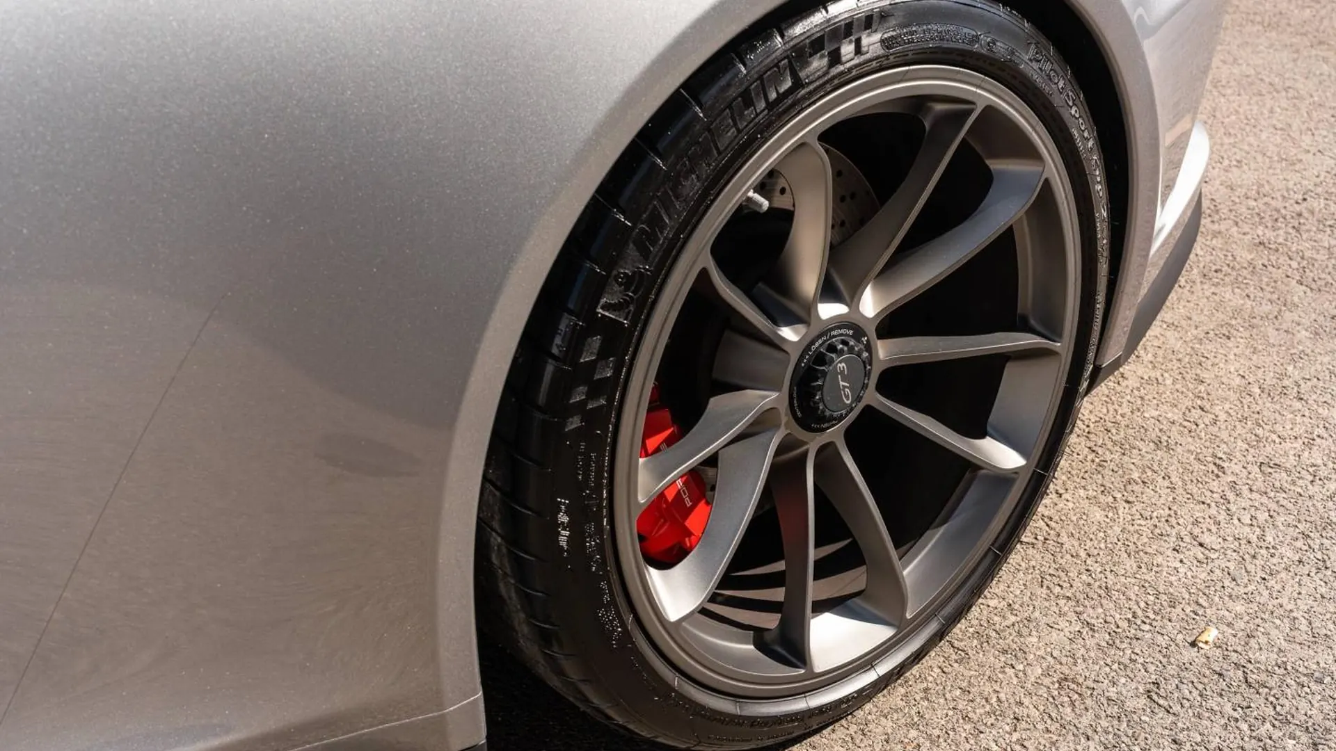 Porsche 911 Coupe — photo 24
