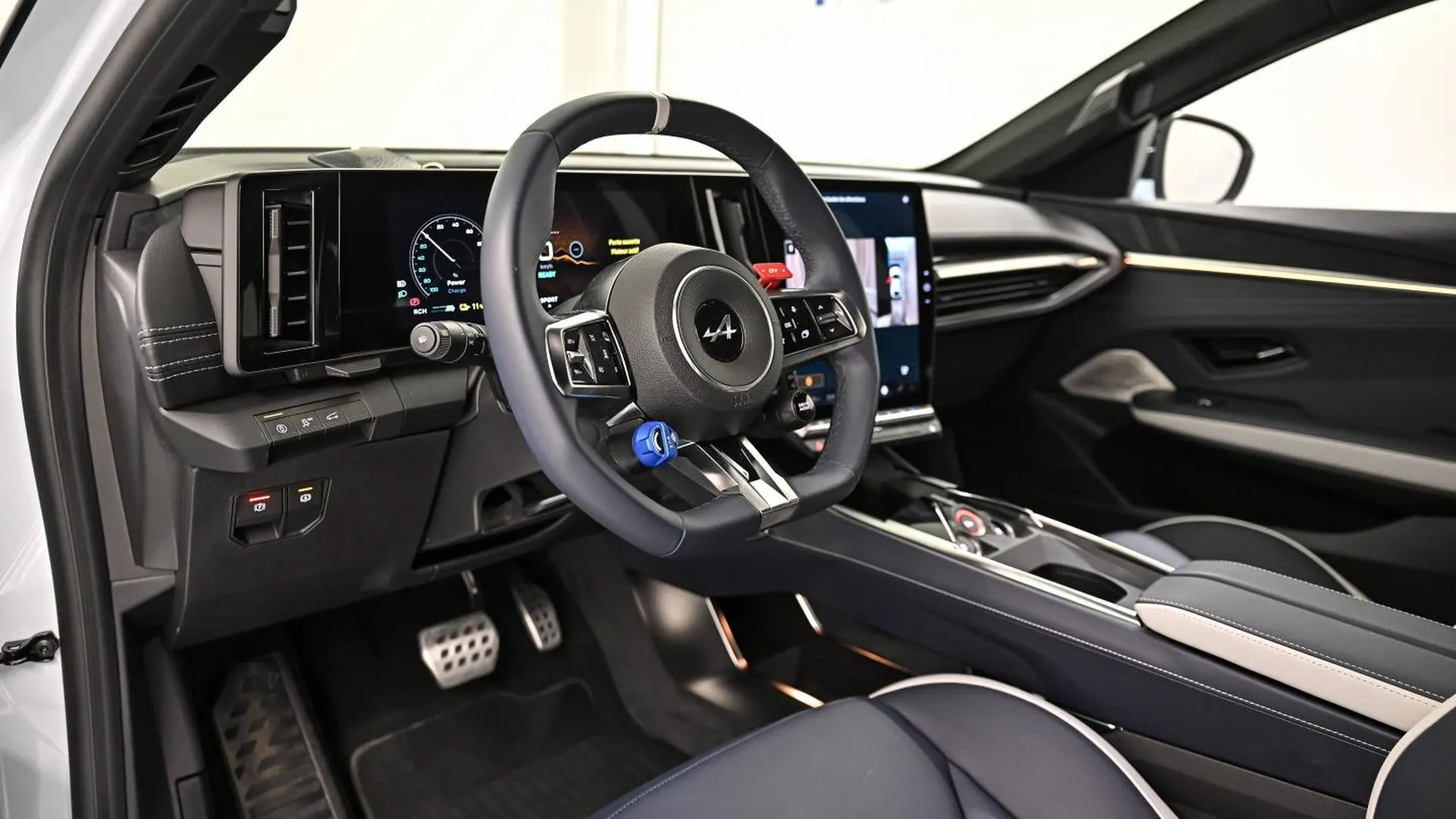 Alpine A390 — photo 13
