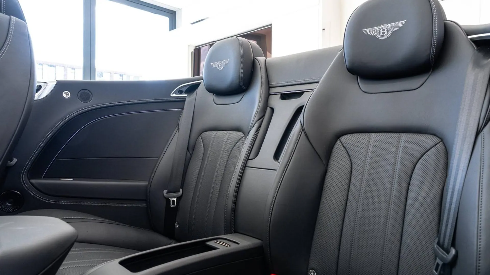 Bentley Continental — photo 39