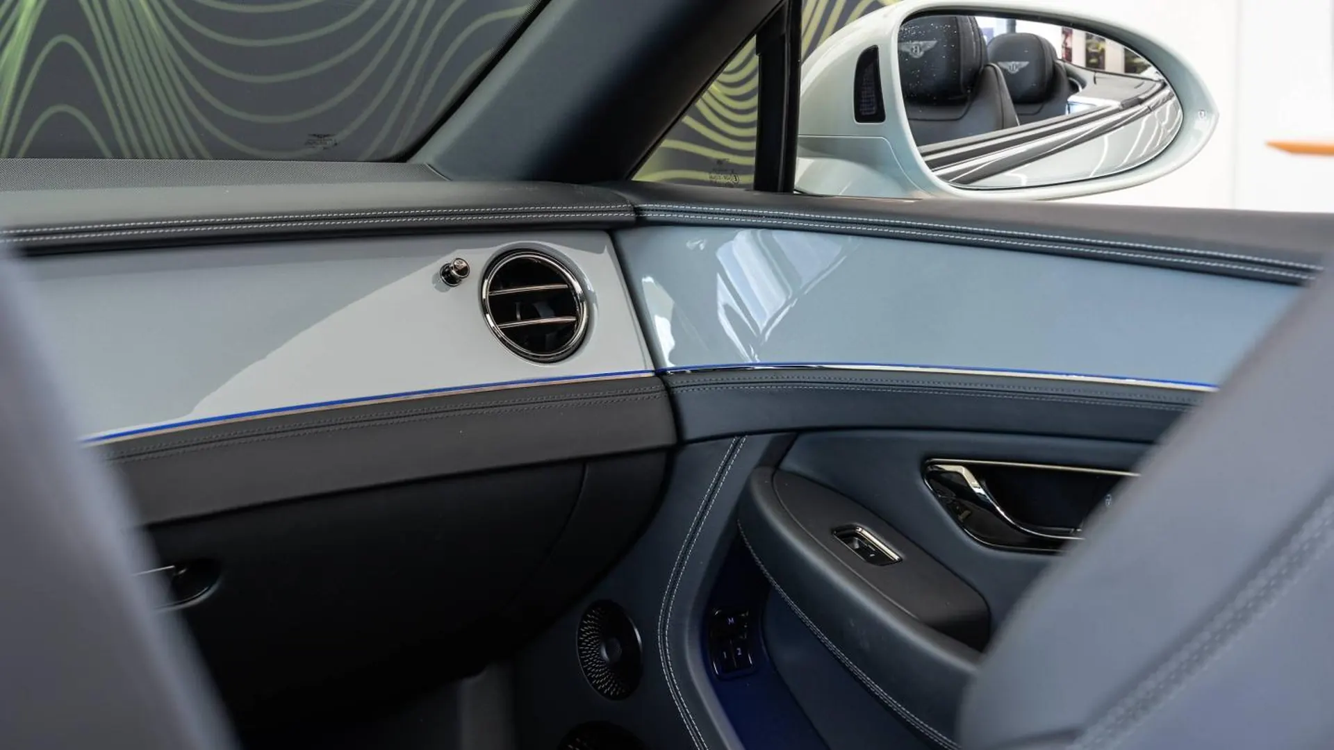 Bentley Continental — photo 30