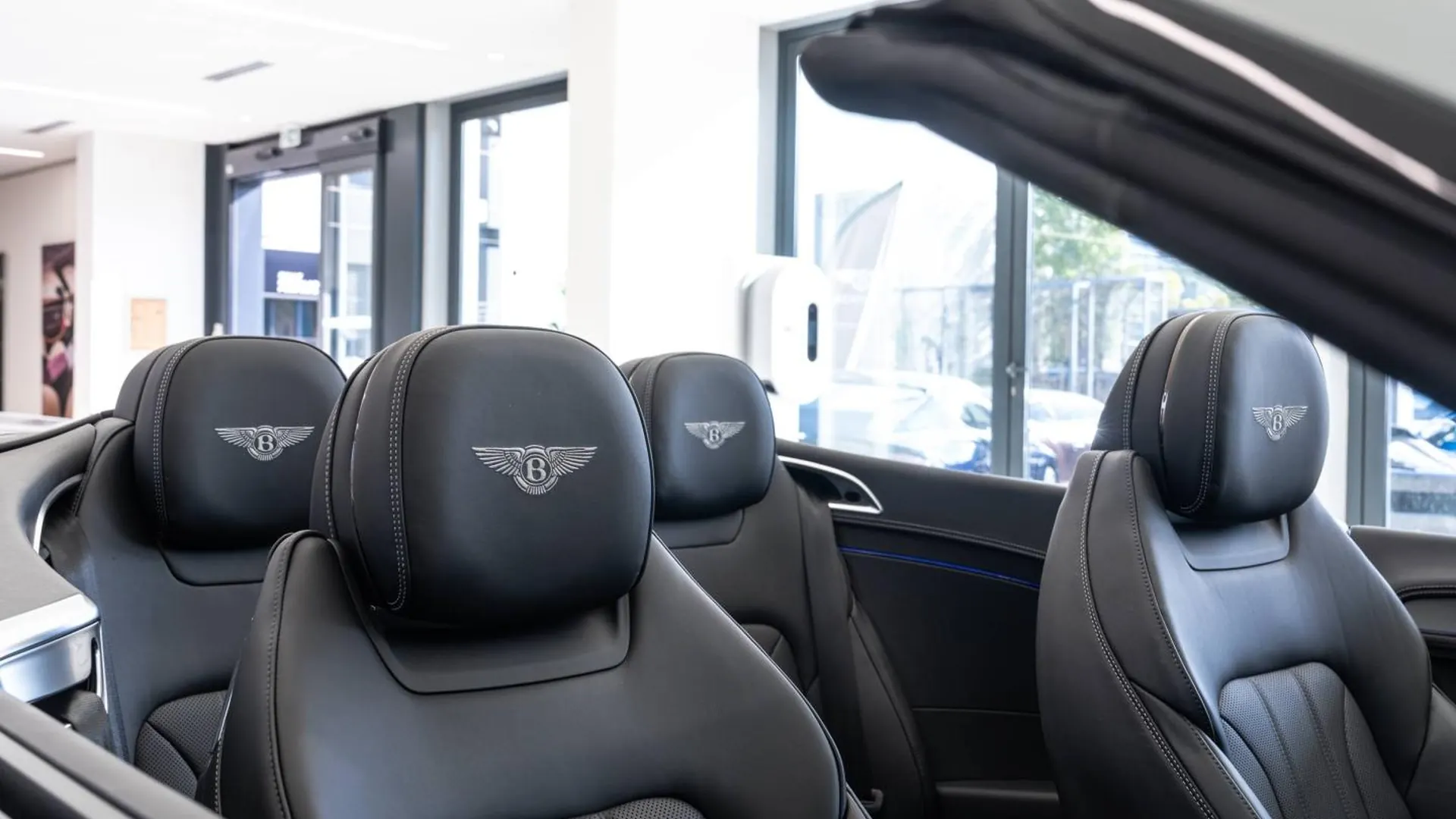 Bentley Continental — photo 17
