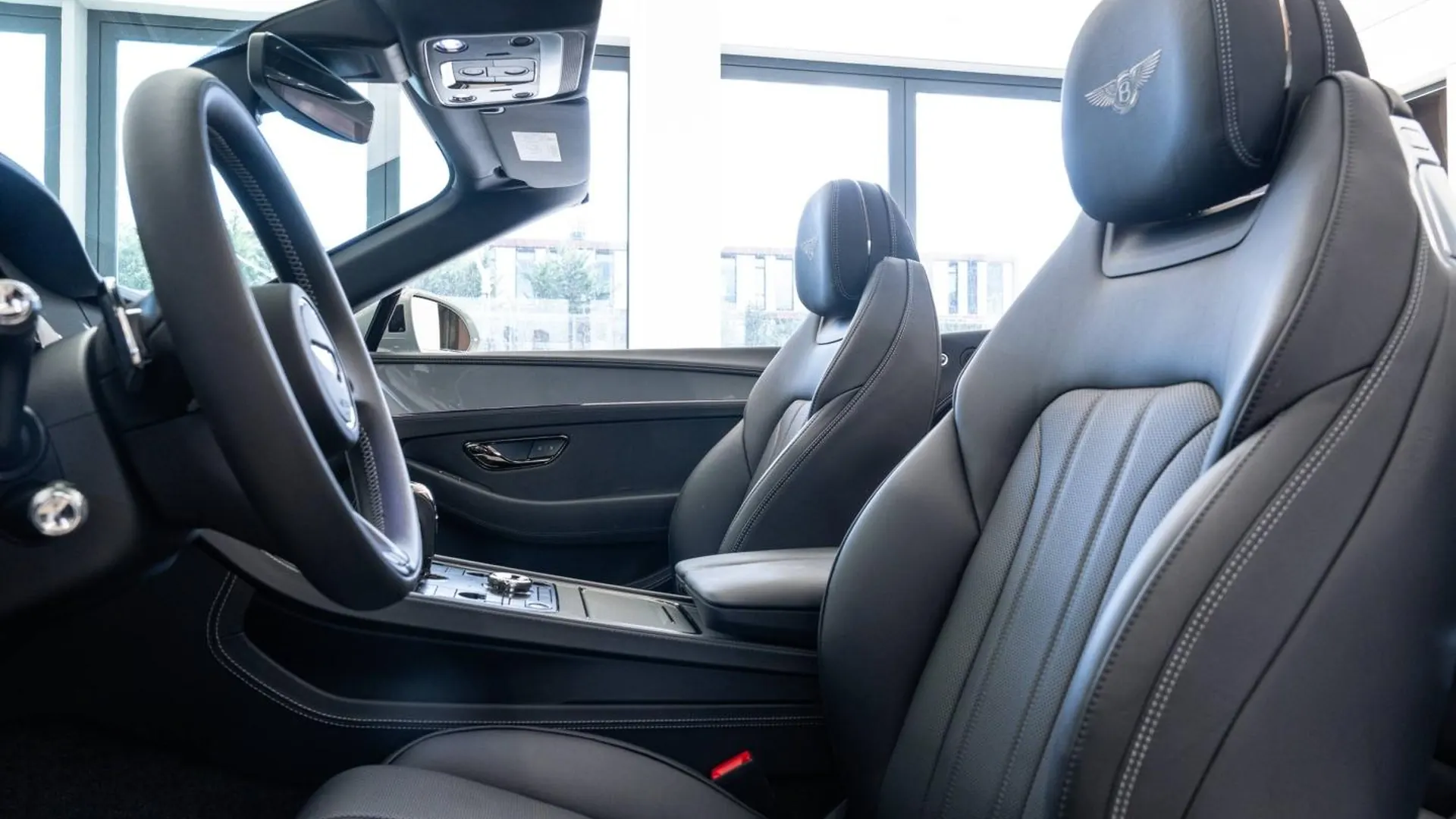 Bentley Continental — photo 40