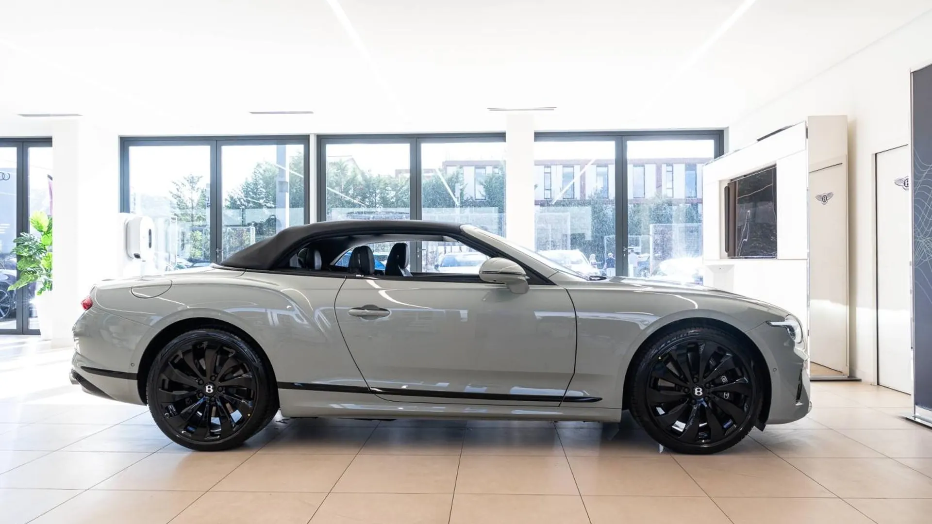Bentley Continental — photo 5