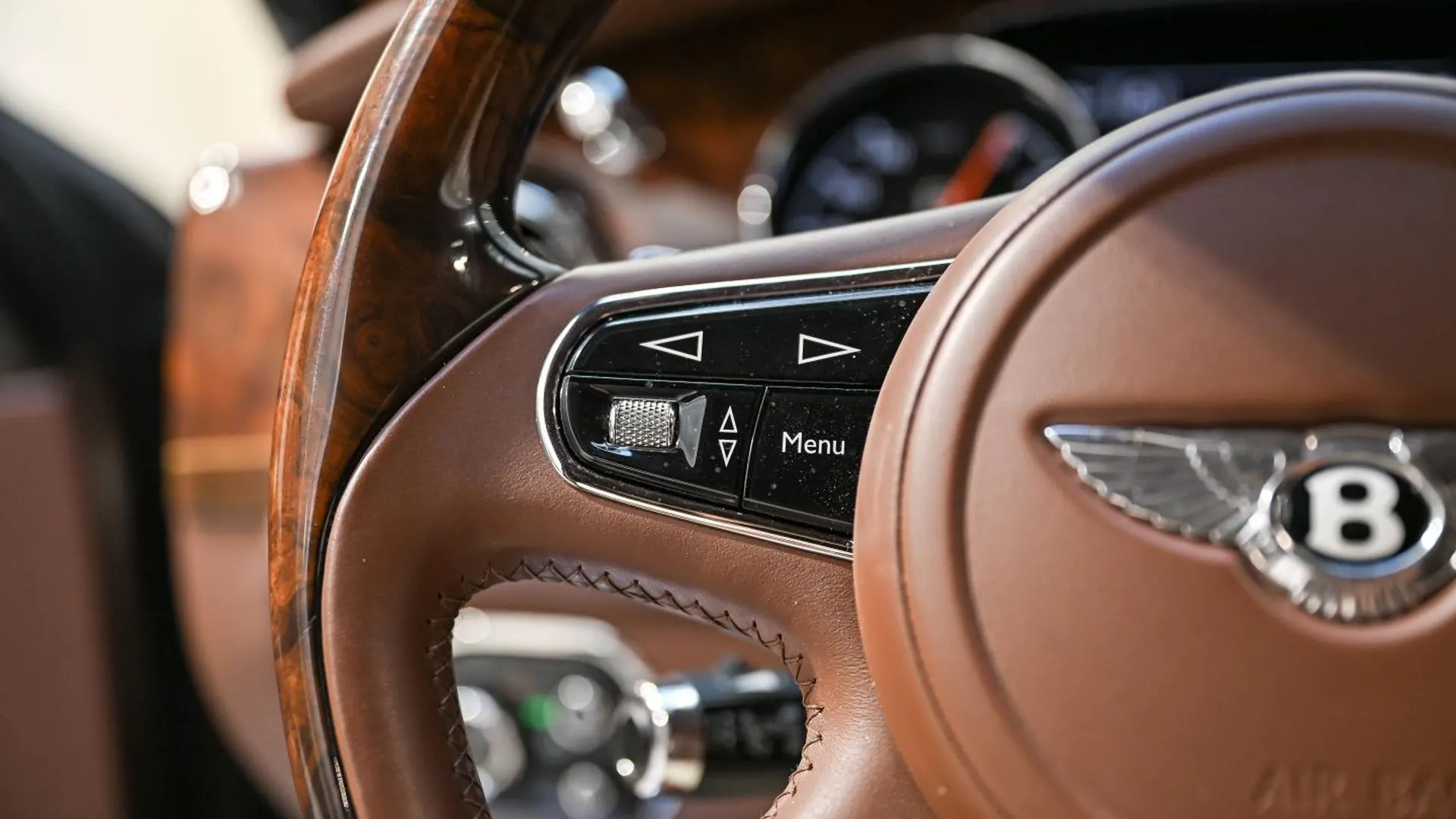 Bentley Mulsanne — photo 28