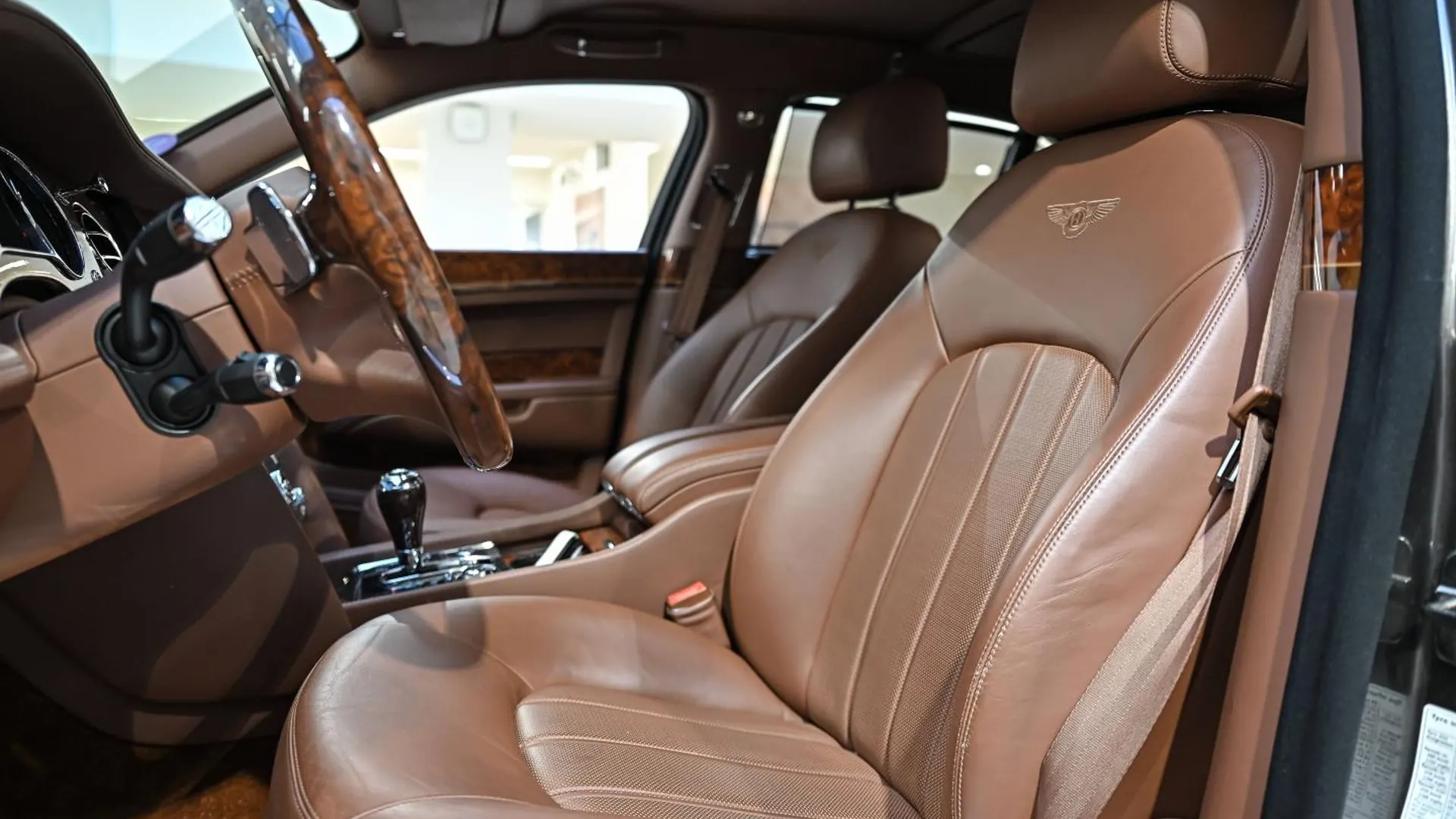 Bentley Mulsanne — photo 19