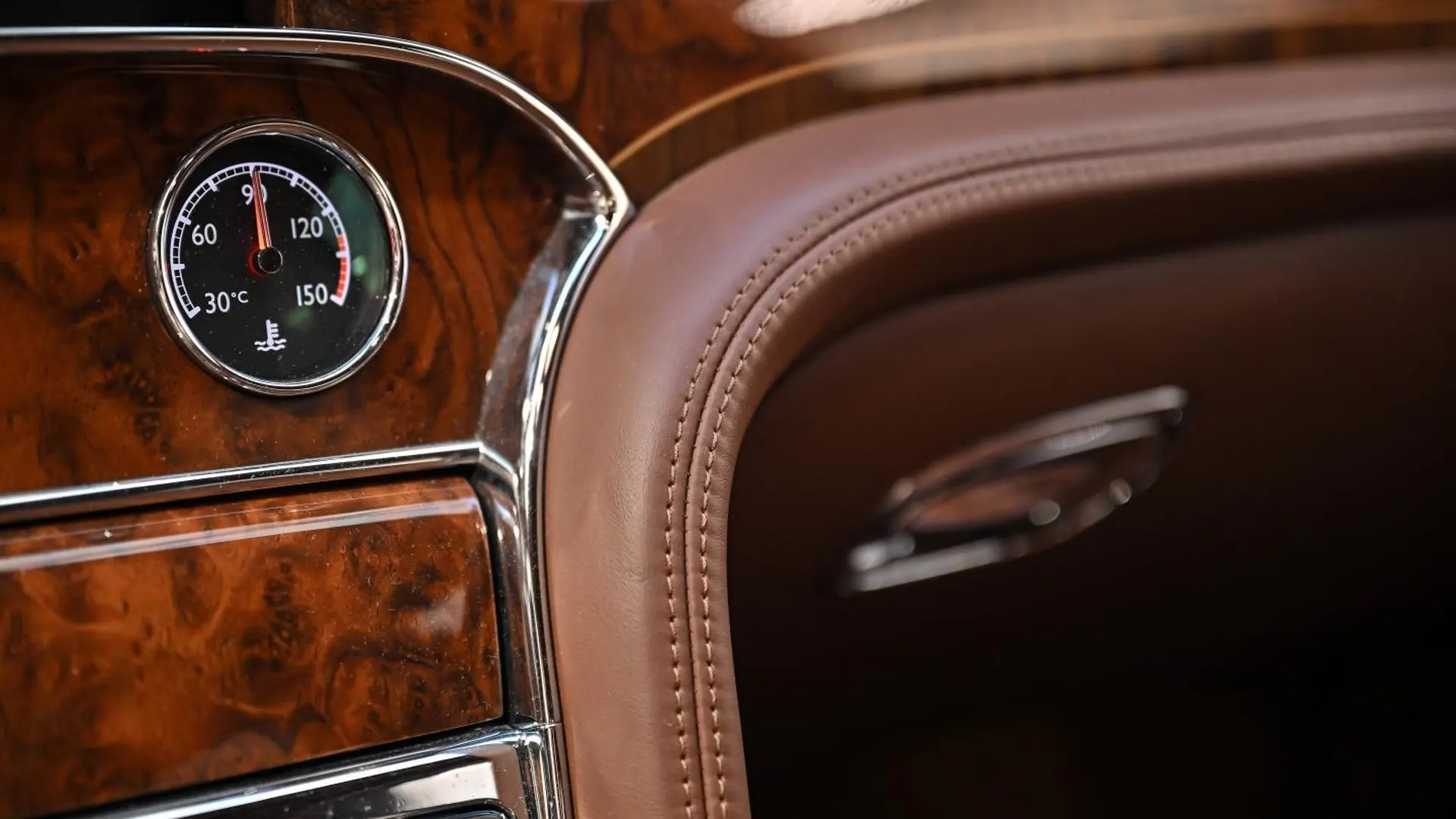 Bentley Mulsanne — photo 35