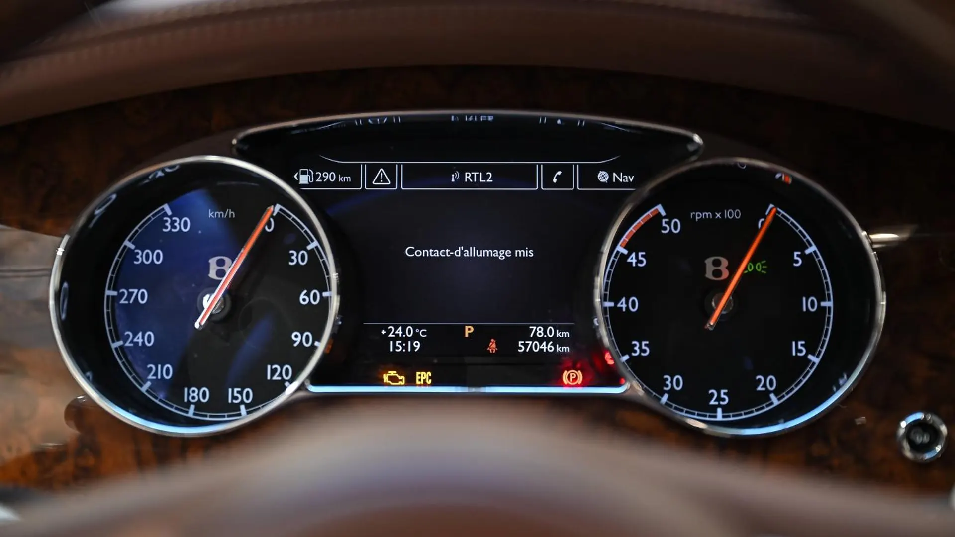Bentley Mulsanne — photo 27