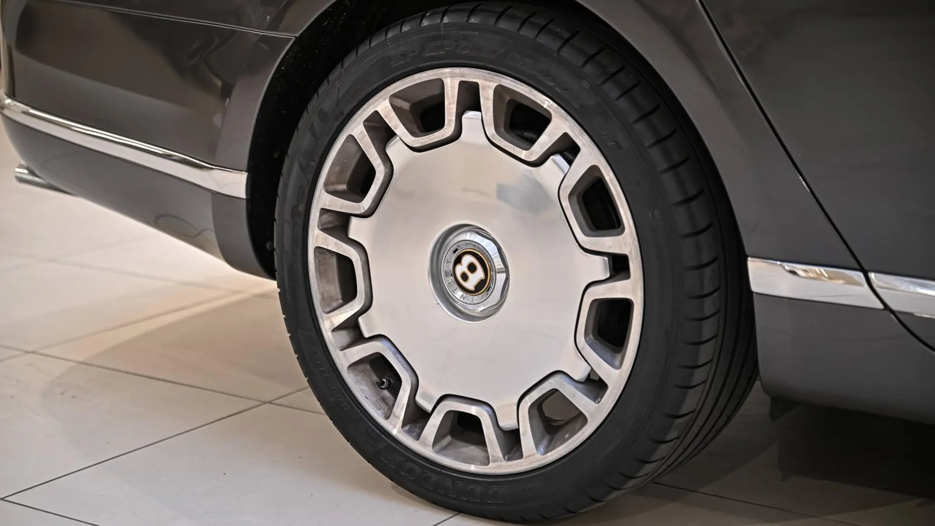 Bentley Mulsanne — photo 12