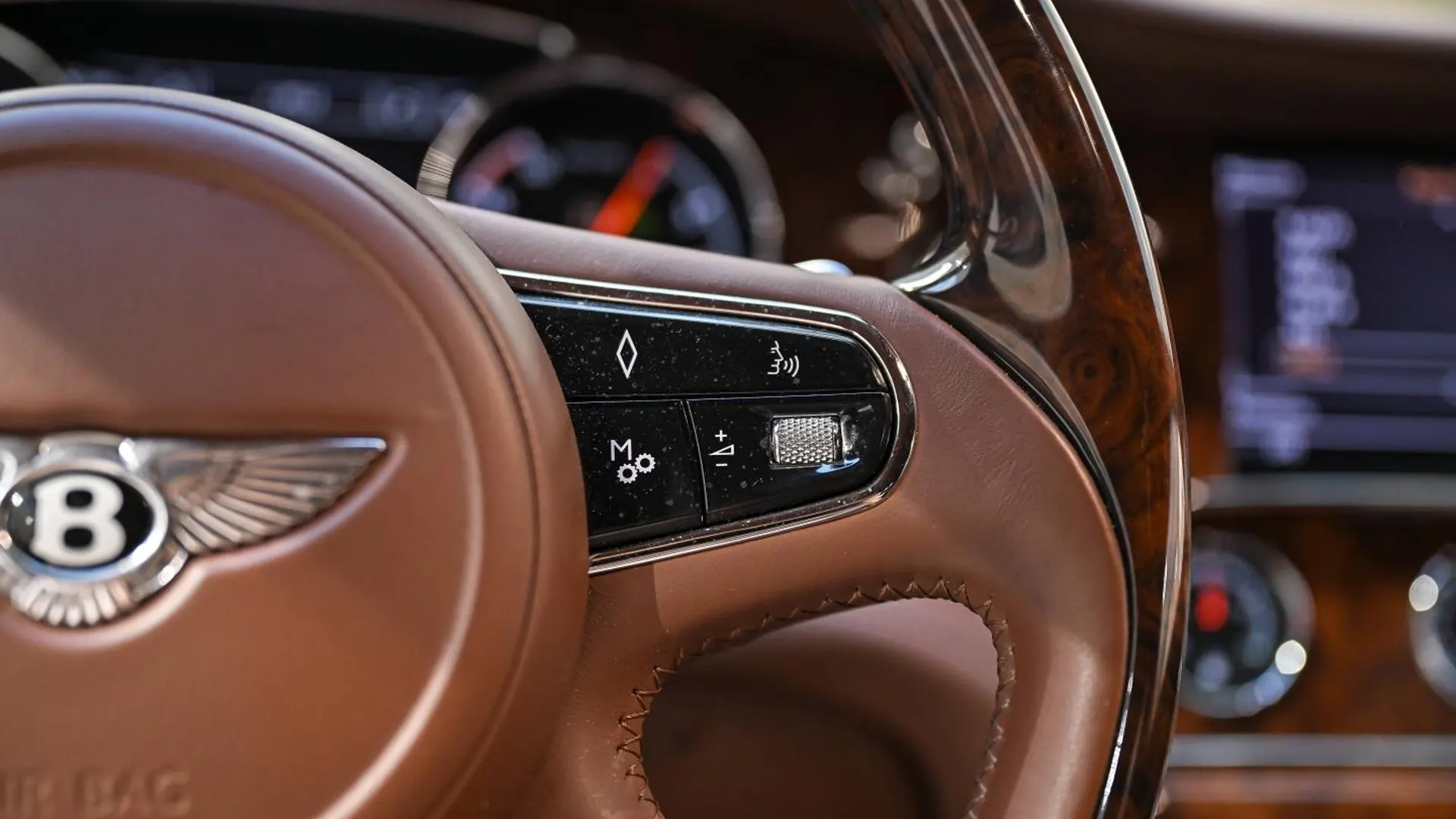 Bentley Mulsanne — photo 29