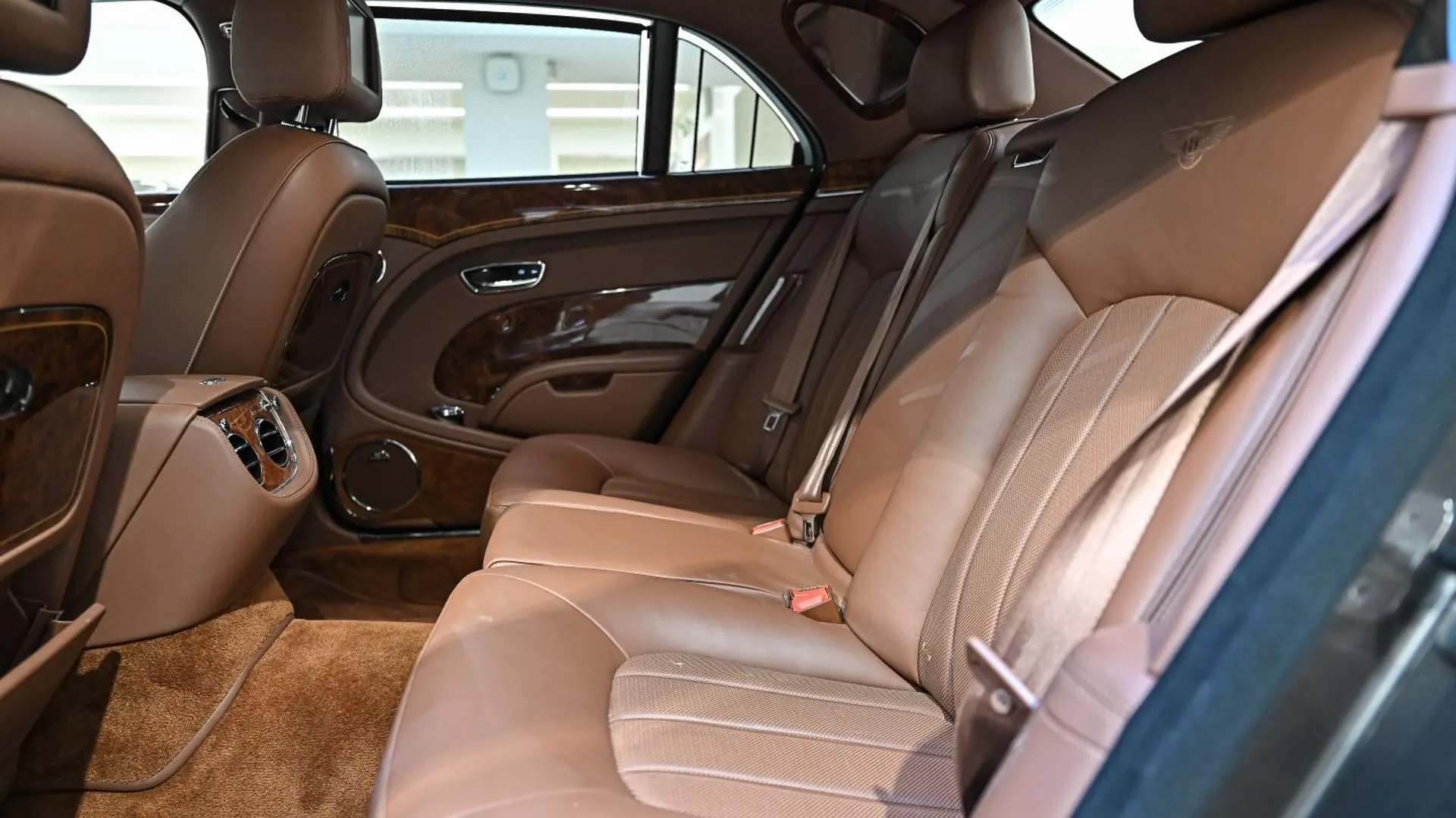 Bentley Mulsanne — photo 21