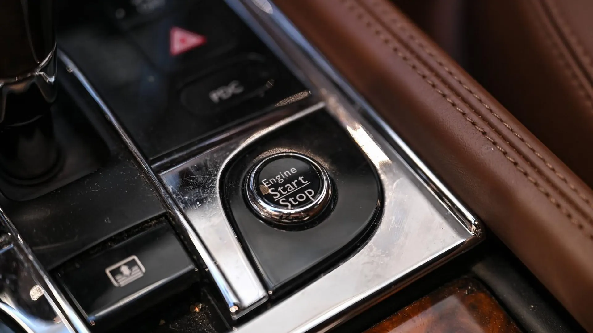 Bentley Mulsanne — photo 38
