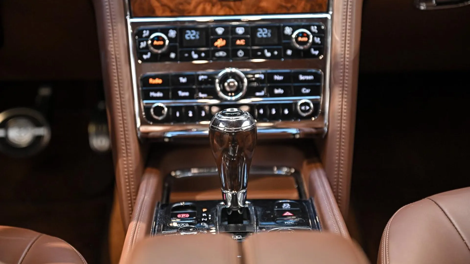 Bentley Mulsanne — photo 23