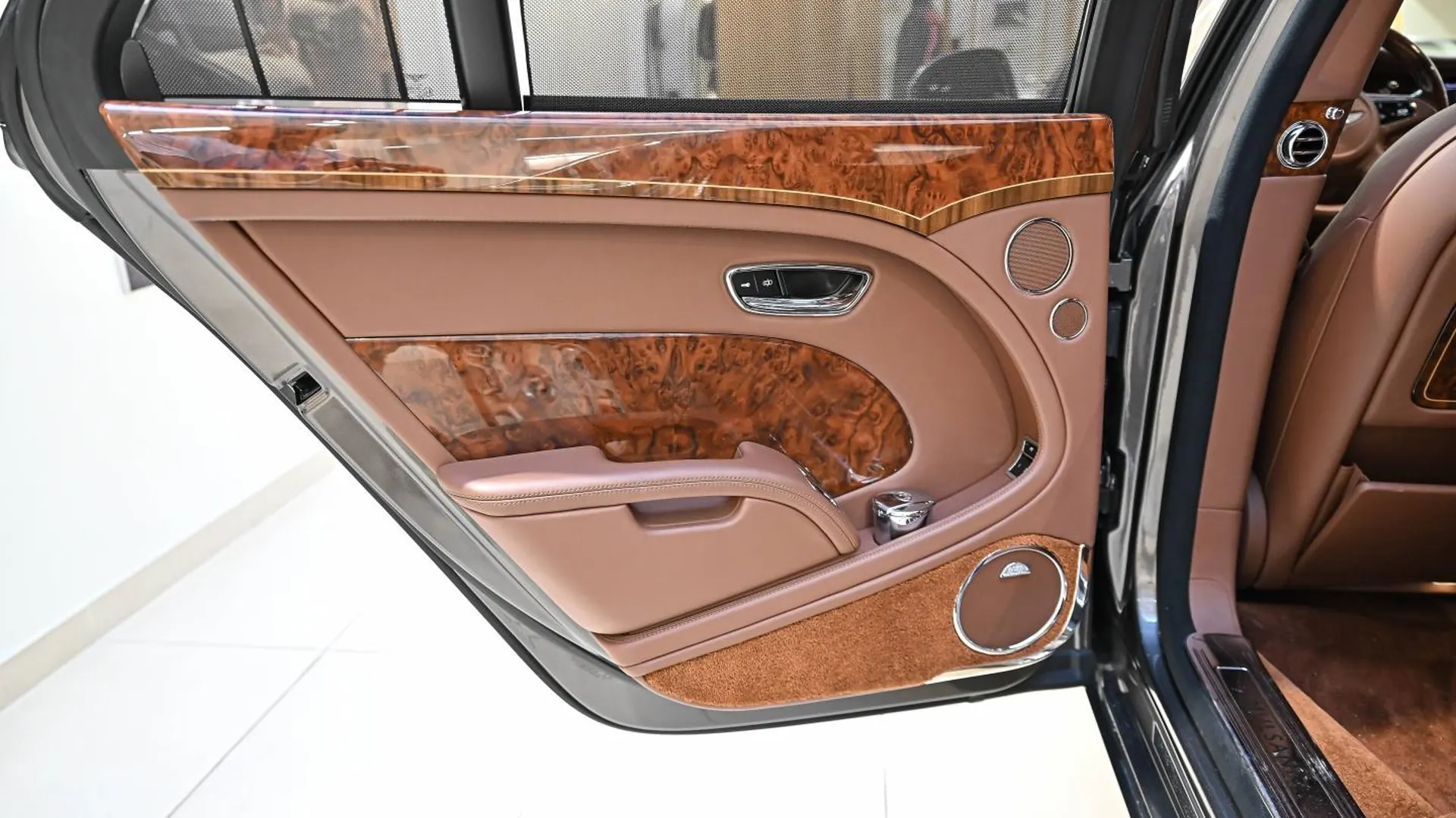 Bentley Mulsanne — photo 20