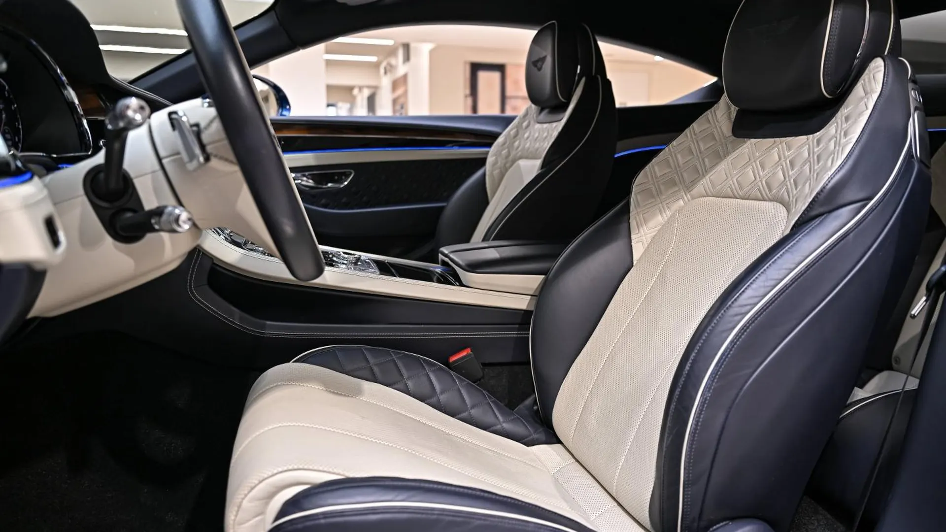 Bentley Continental — photo 20