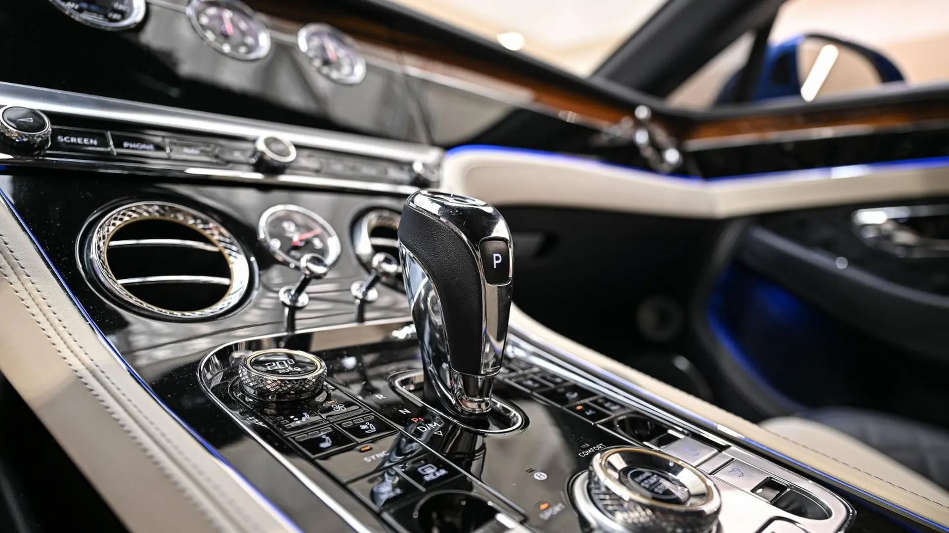 Bentley Continental — photo 35
