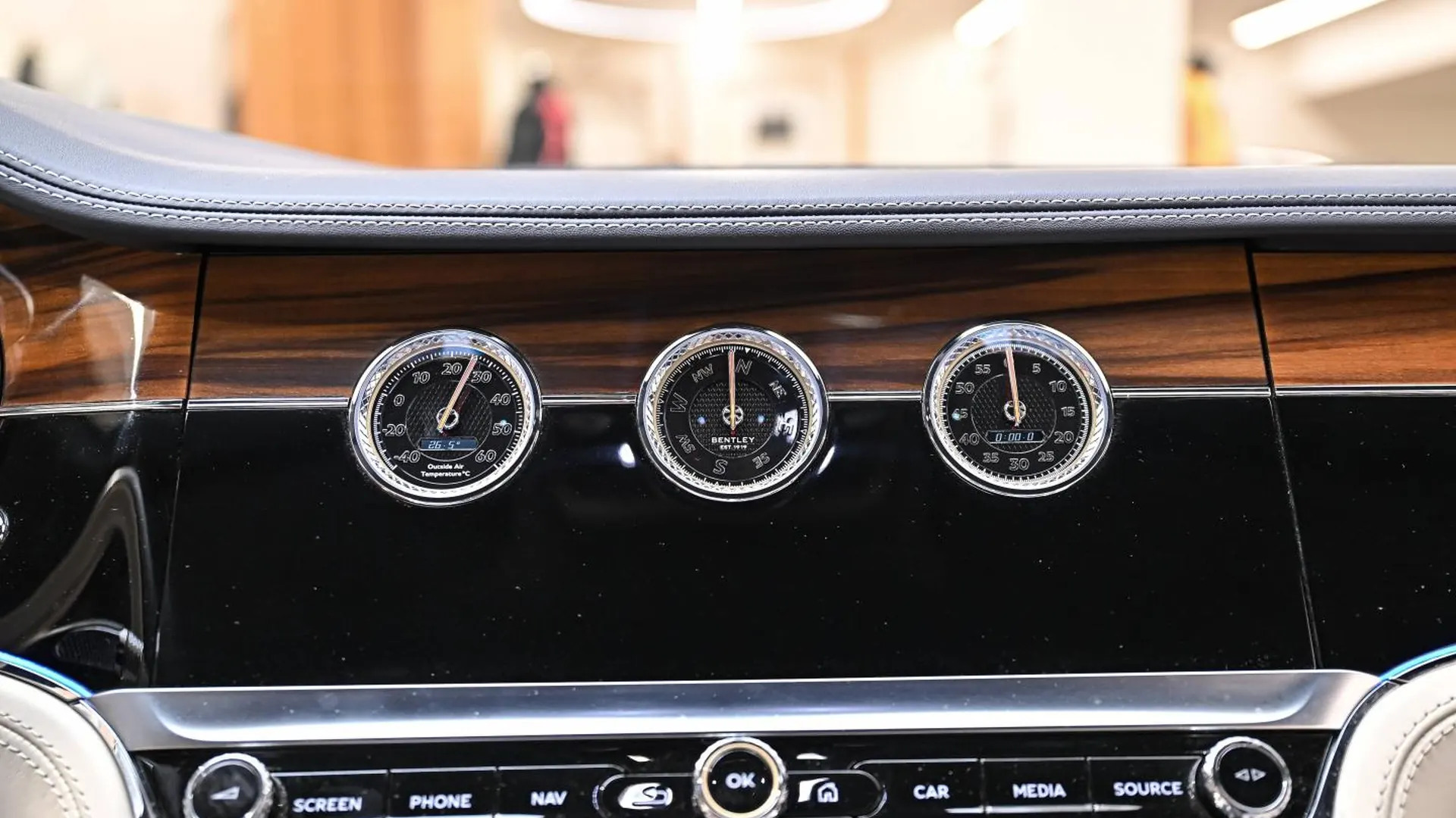 Bentley Continental — photo 32
