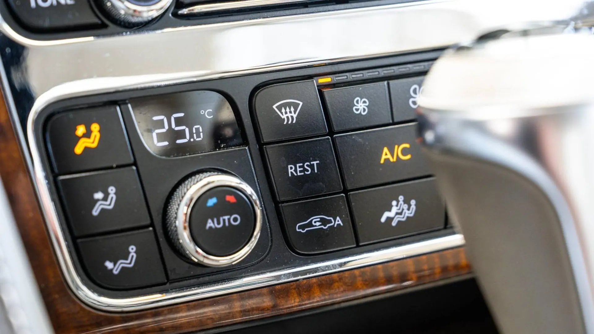 Bentley Continental — photo 26