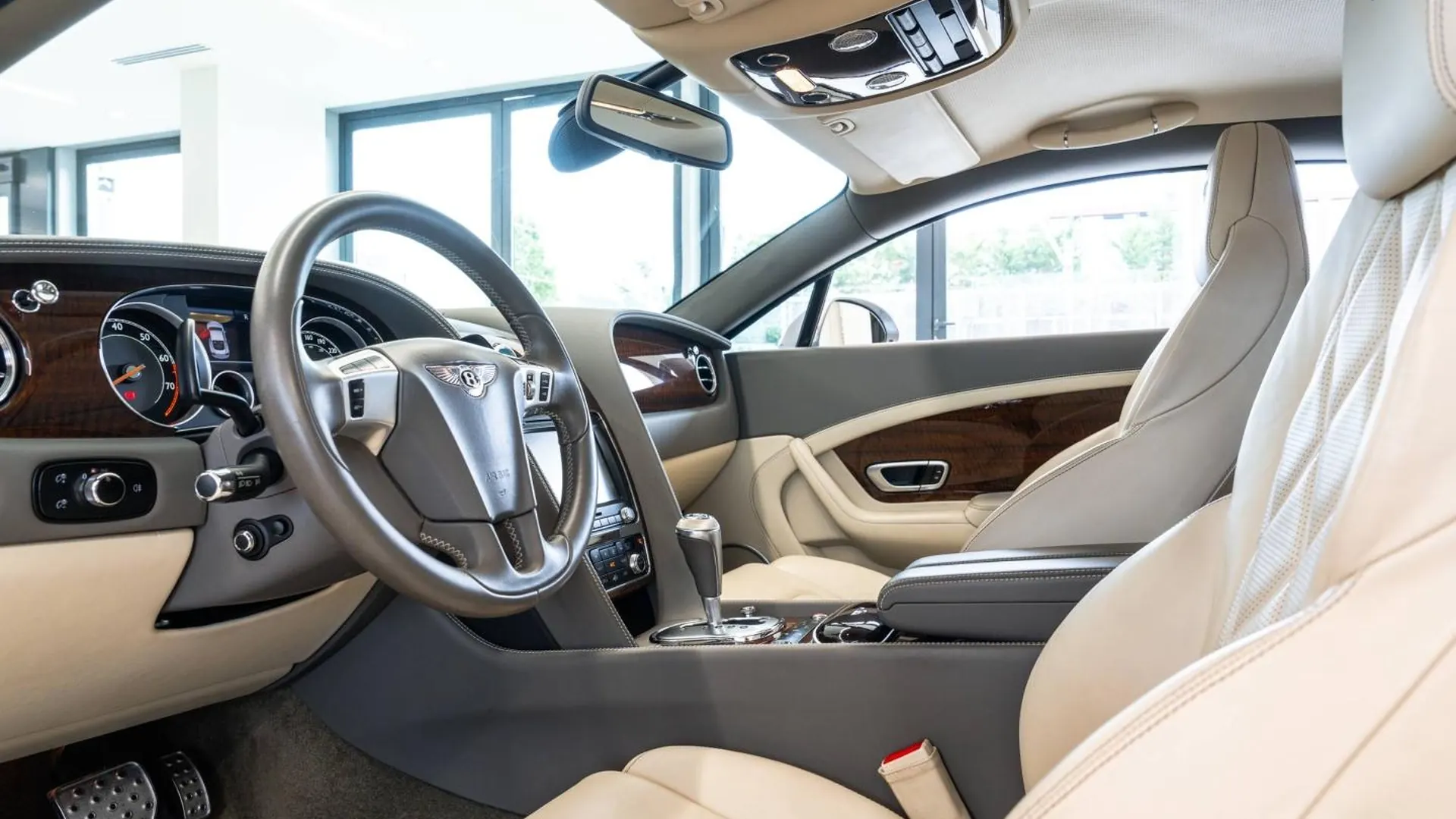 Bentley Continental — photo 13