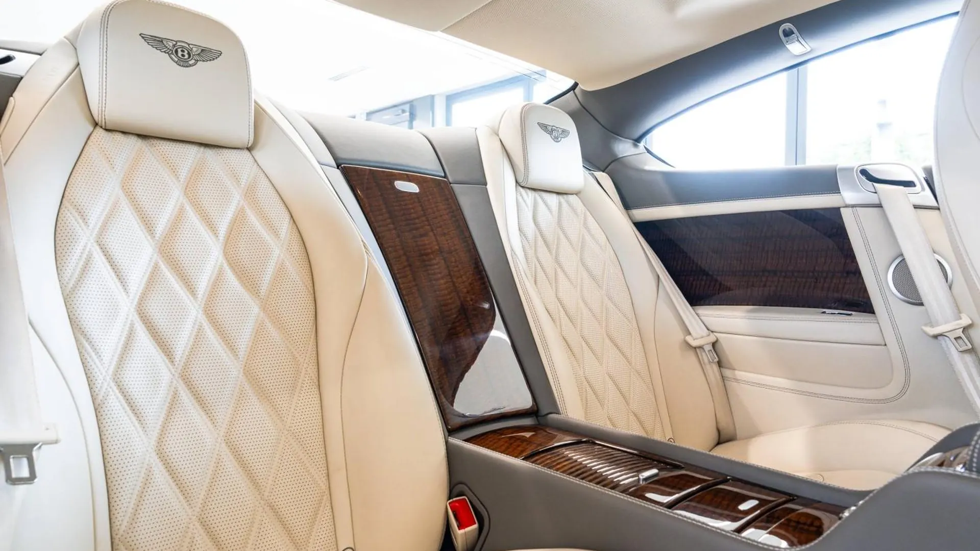 Bentley Continental — photo 34