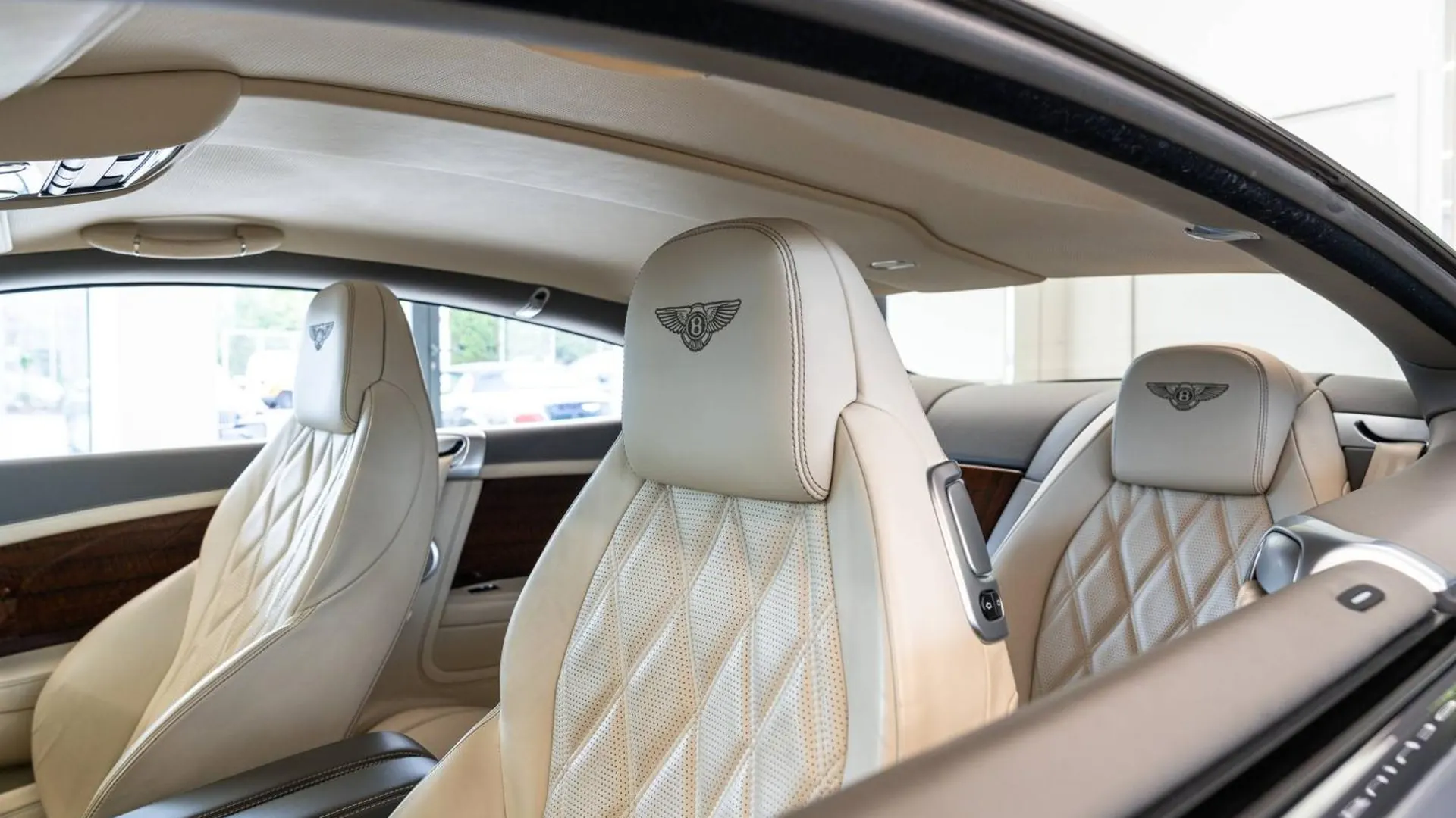 Bentley Continental — photo 17
