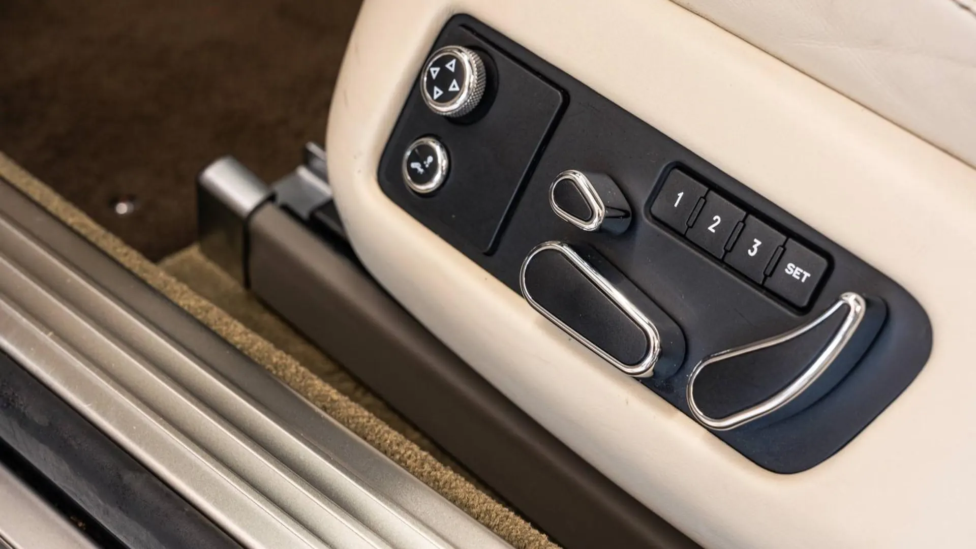 Bentley Continental — photo 19