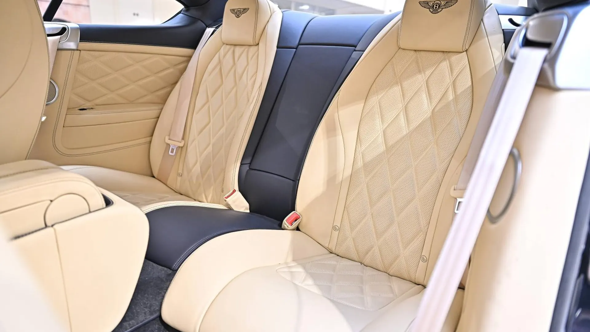 Bentley Continental — photo 18