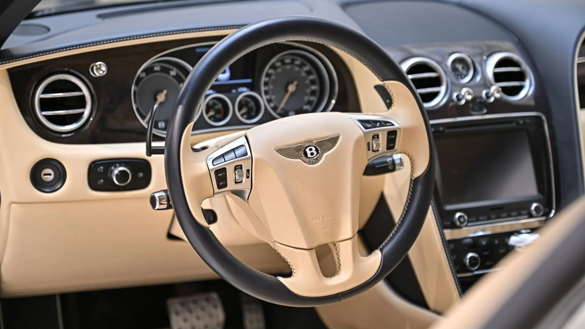 Bentley Continental — photo 10