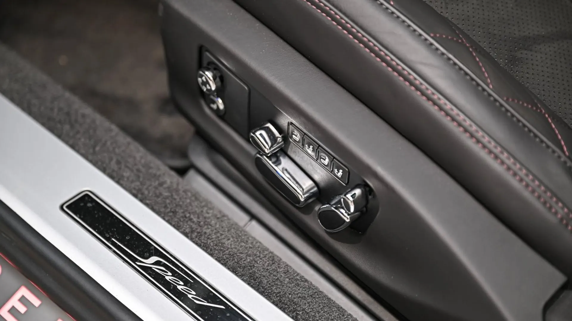 Bentley Continental — photo 25