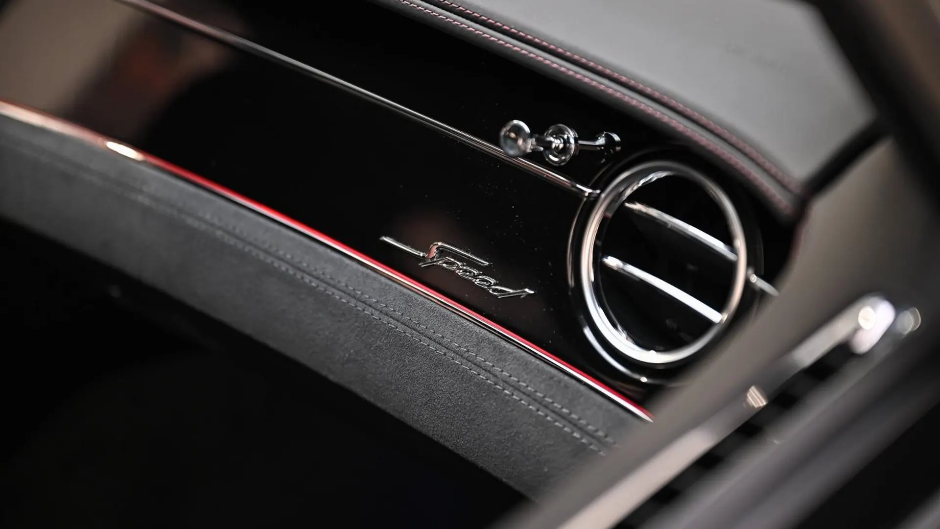 Bentley Continental — photo 15