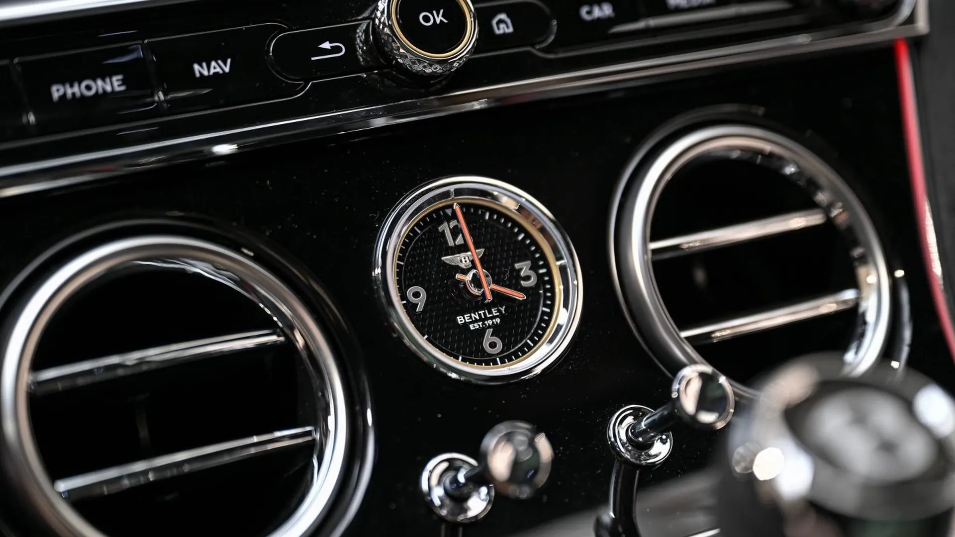 Bentley Continental — photo 29