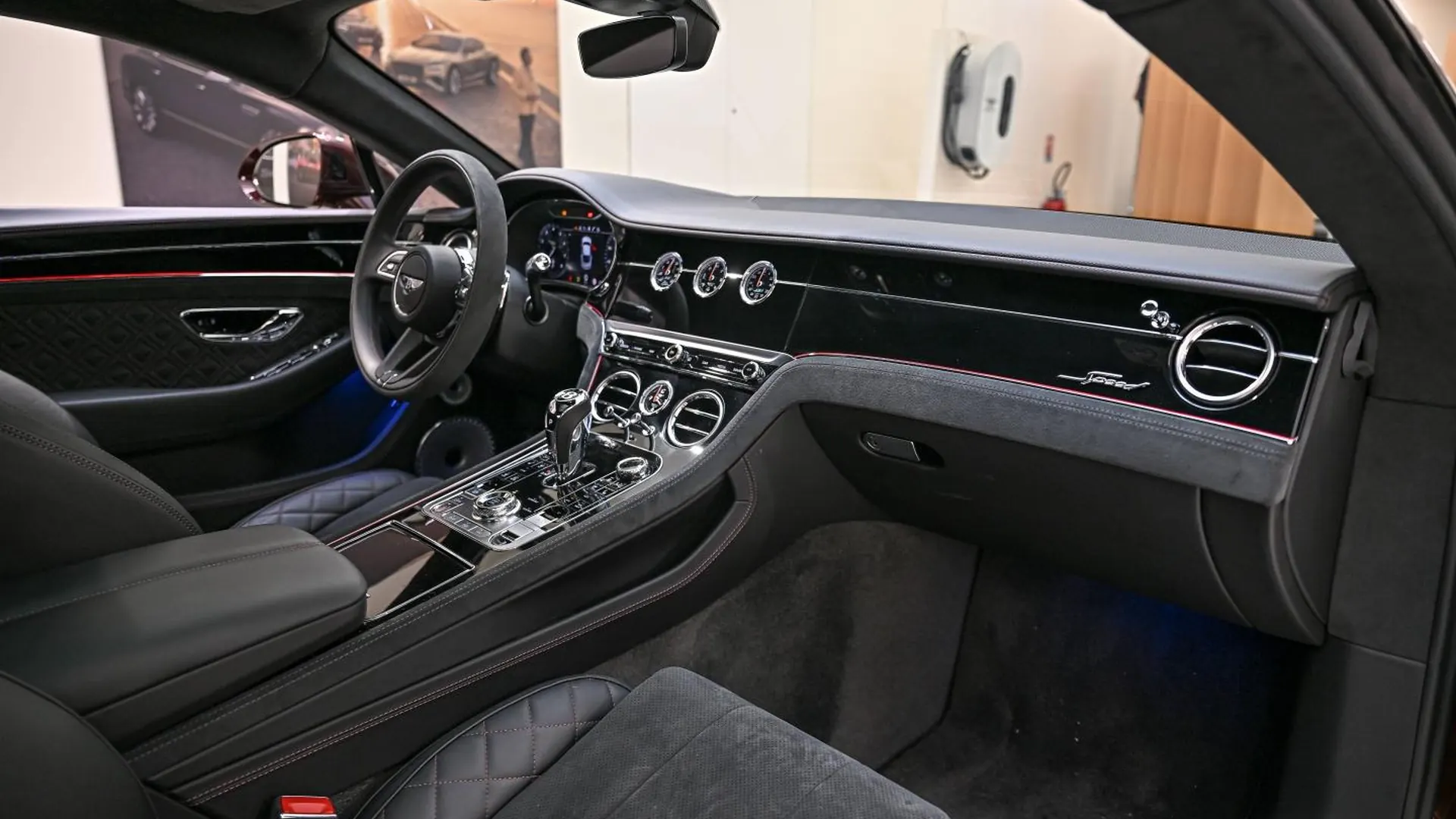 Bentley Continental — photo 17