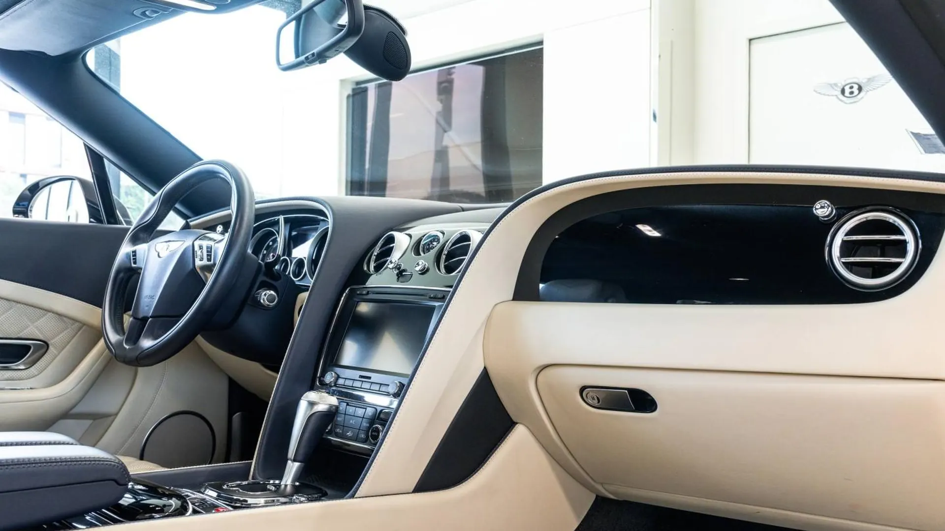 Bentley Continental — photo 12