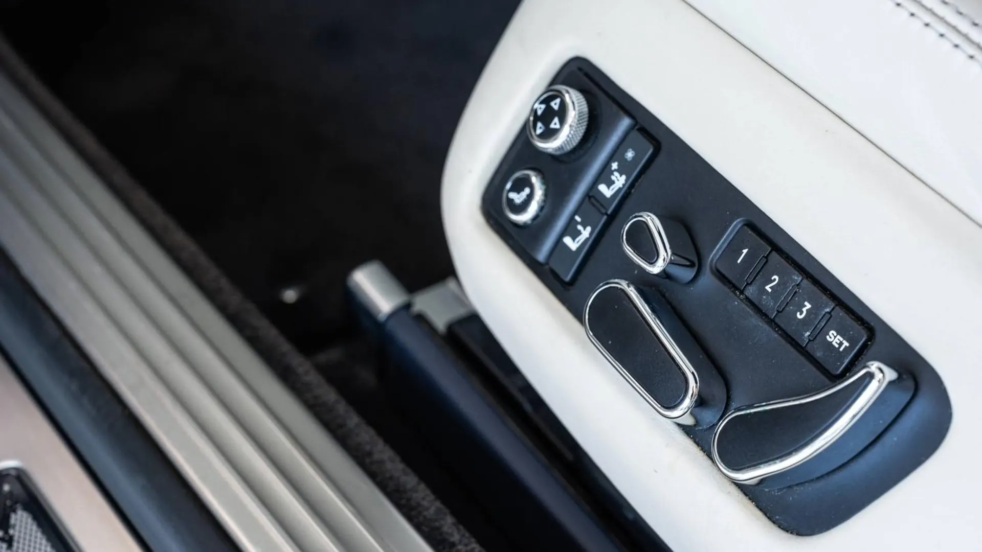 Bentley Continental — photo 20