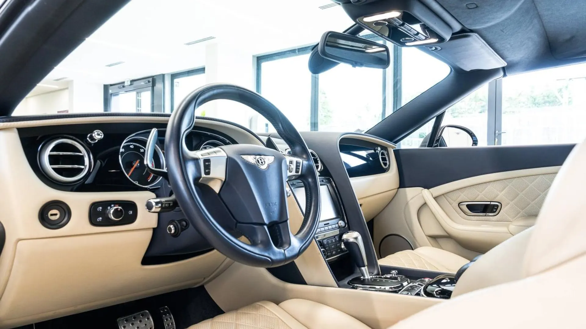 Bentley Continental — photo 18
