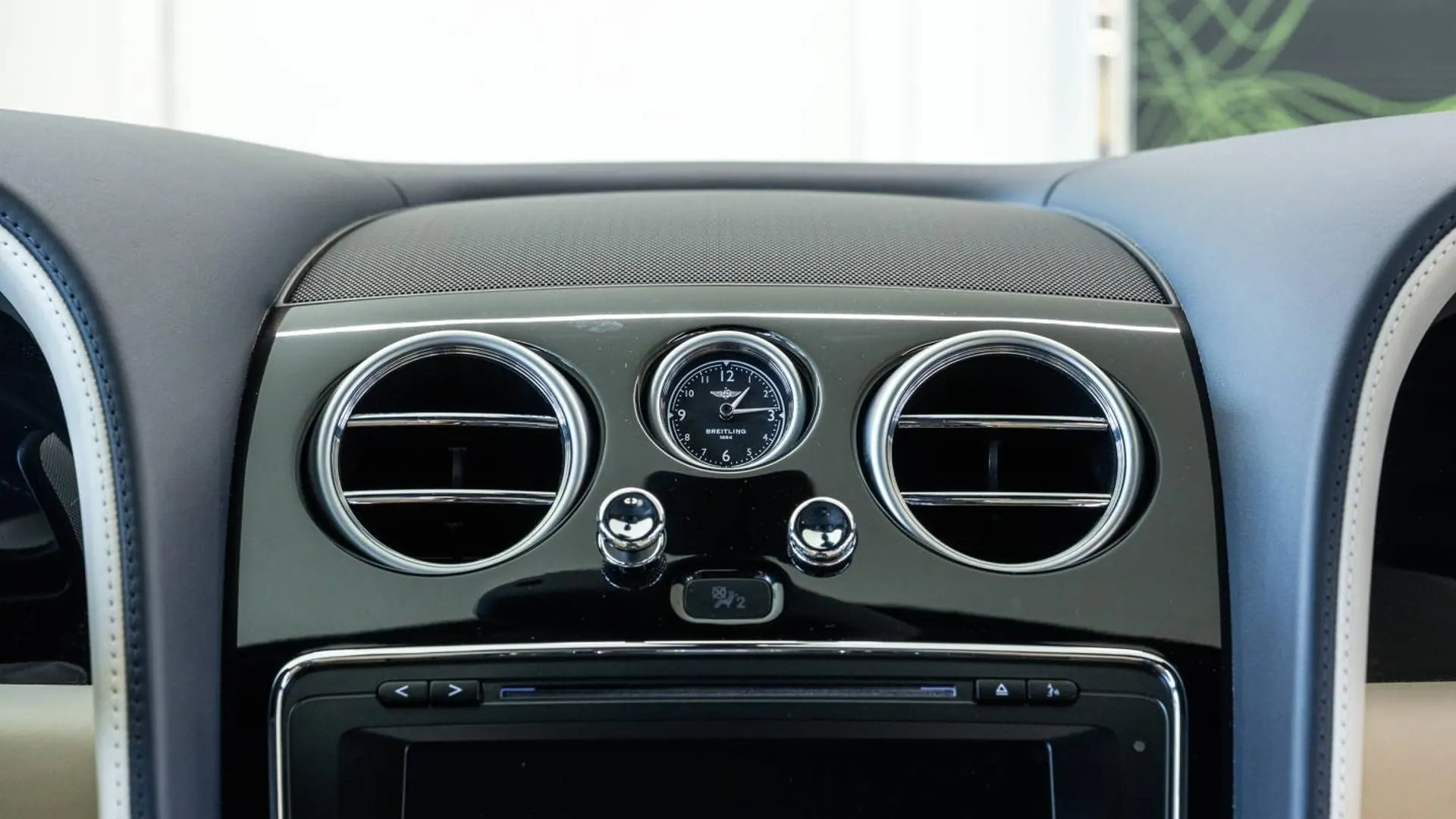 Bentley Continental — photo 26