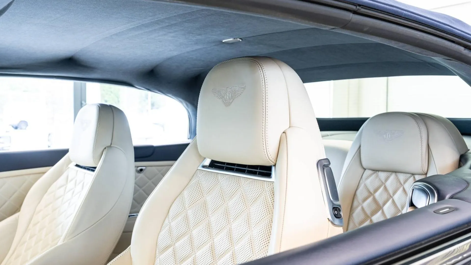 Bentley Continental — photo 35