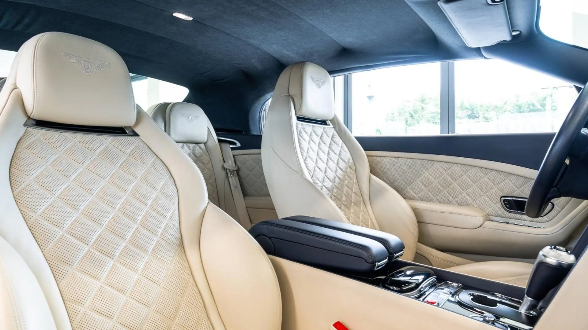 Bentley Continental — photo 24