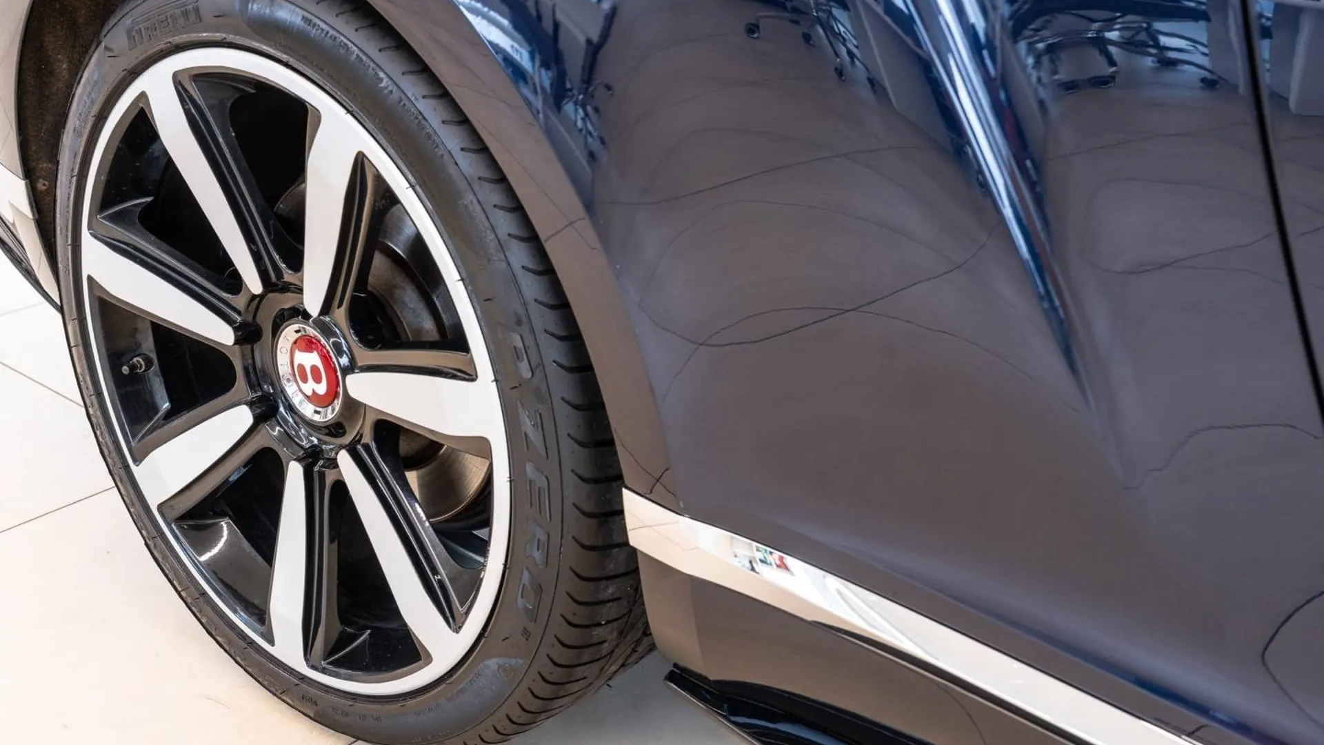 Bentley Continental — photo 8
