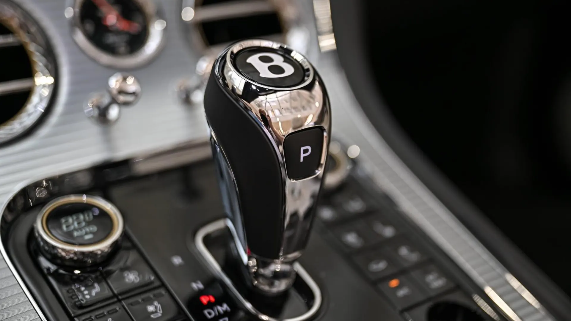 Bentley Continental — photo 31
