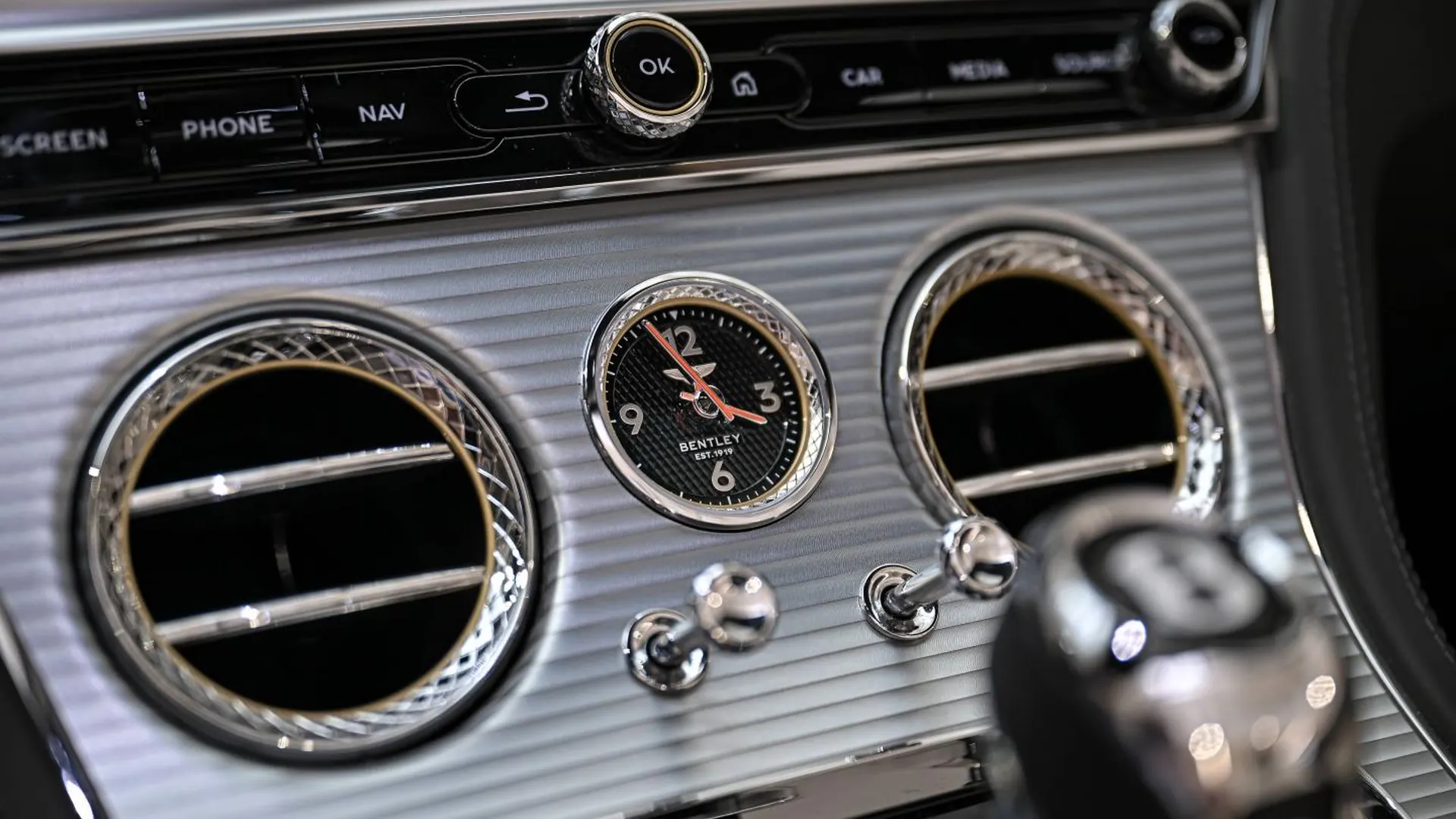 Bentley Continental — photo 26