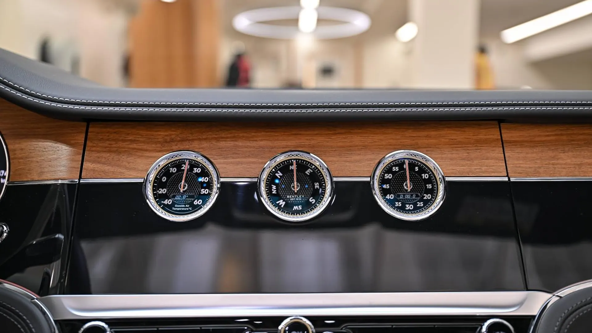 Bentley Continental — photo 34