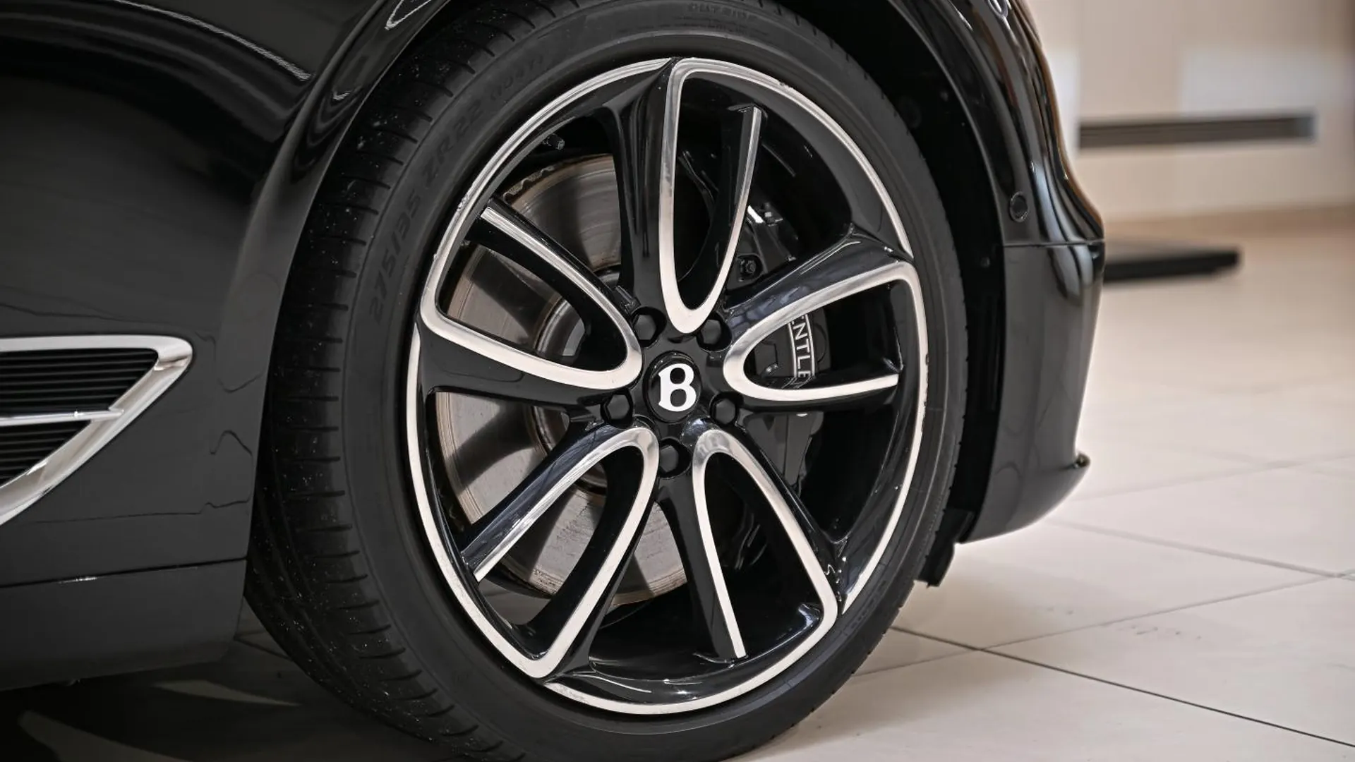 Bentley Continental — photo 9