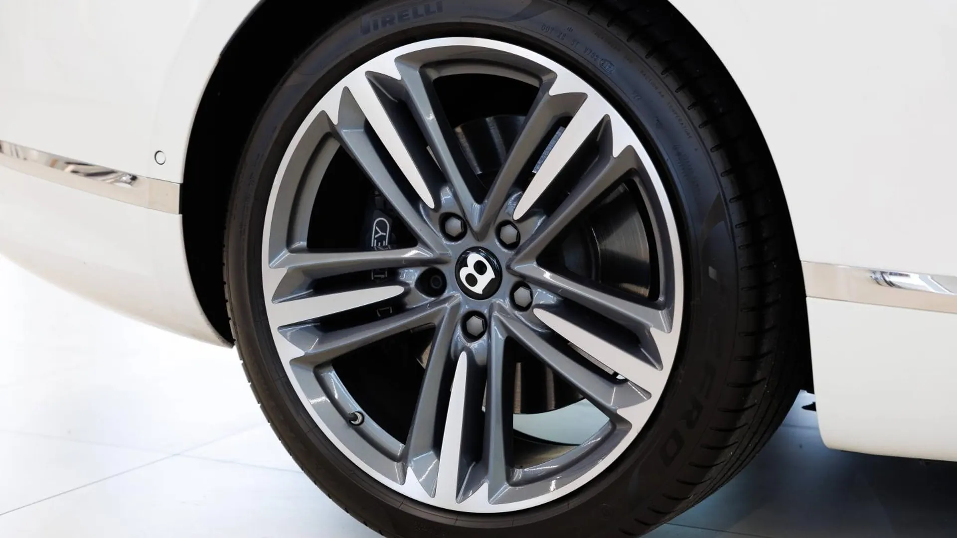 Bentley Continental — photo 18