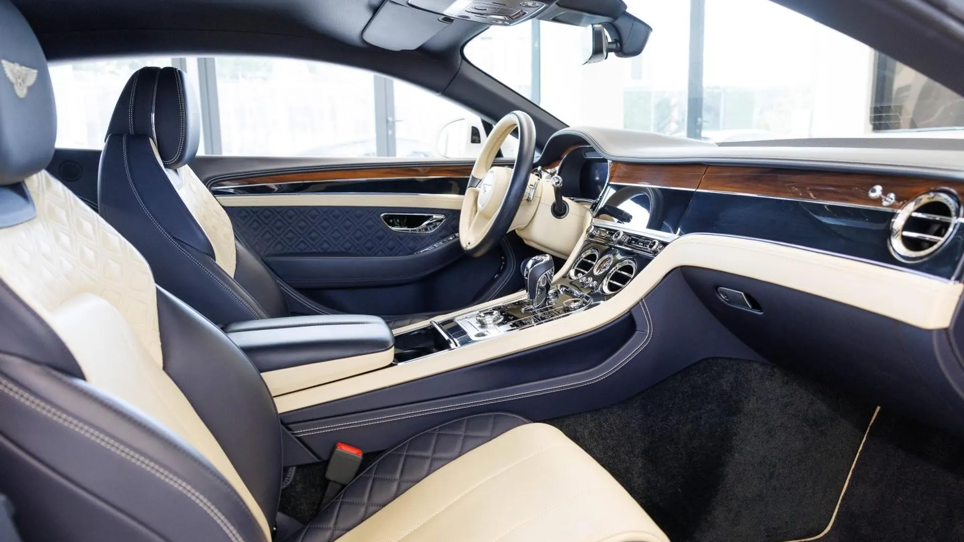Bentley Continental — photo 8
